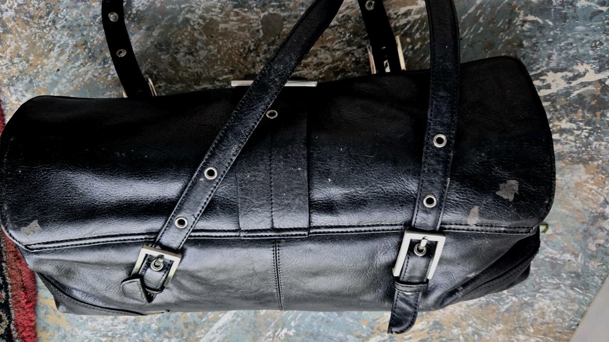 Kenneth Cole Leather Purse Shoulder Bag Black Silver Buckle Magnetic See Photos