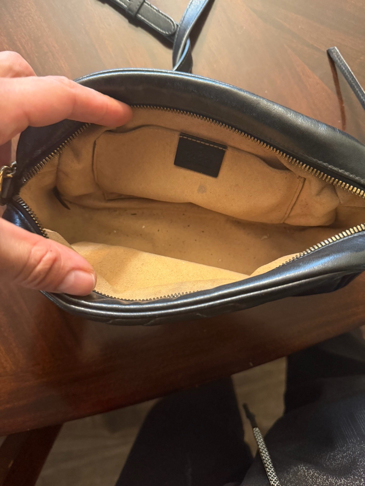 Gucci Marmont Leather Crossbody Bag Medium Excellent condition