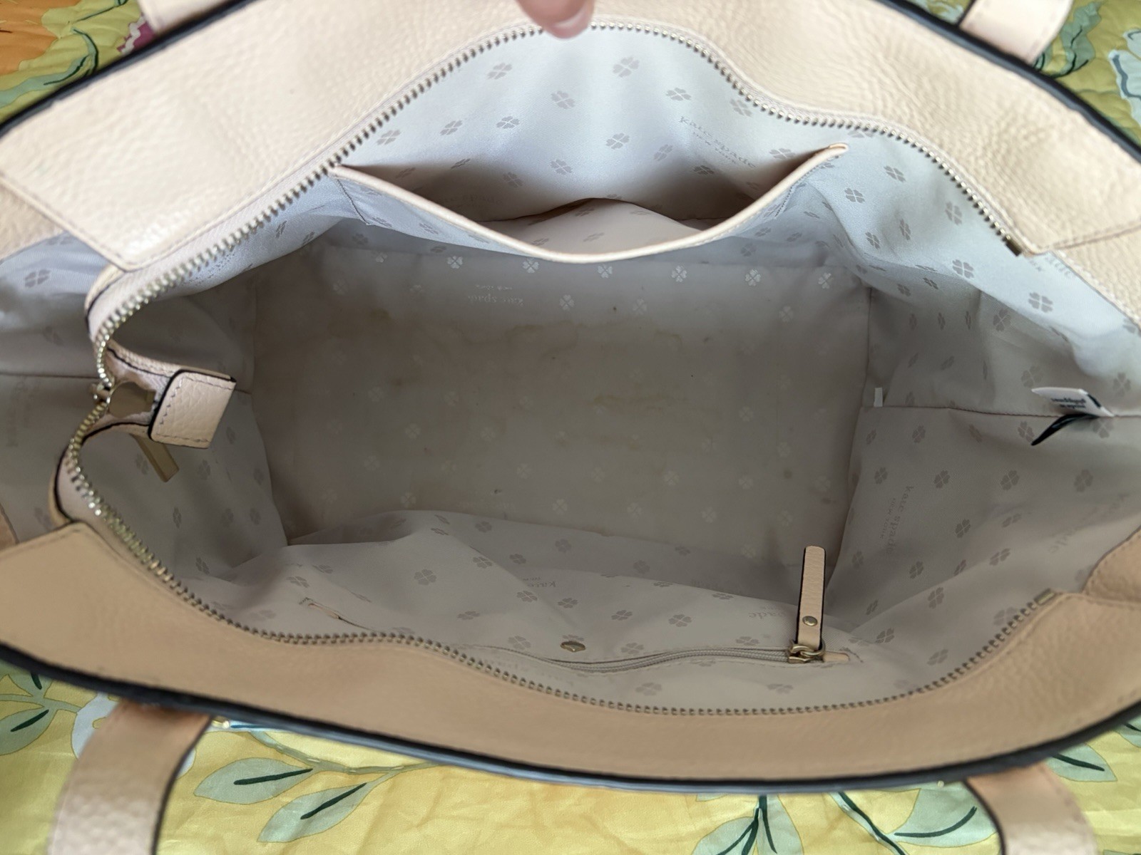 kate spade new york Women’s Beige Pebbled Zip Top Tote, Gold Hardware