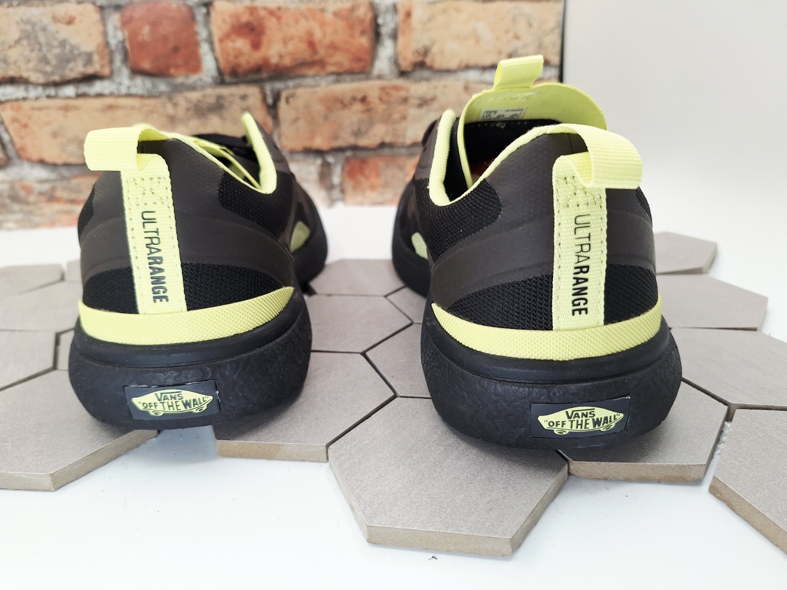 Men’s Sz 12 VANS MTE ULTRARANGE EXO Black Brown Yellow Neon Green FALL COLOR