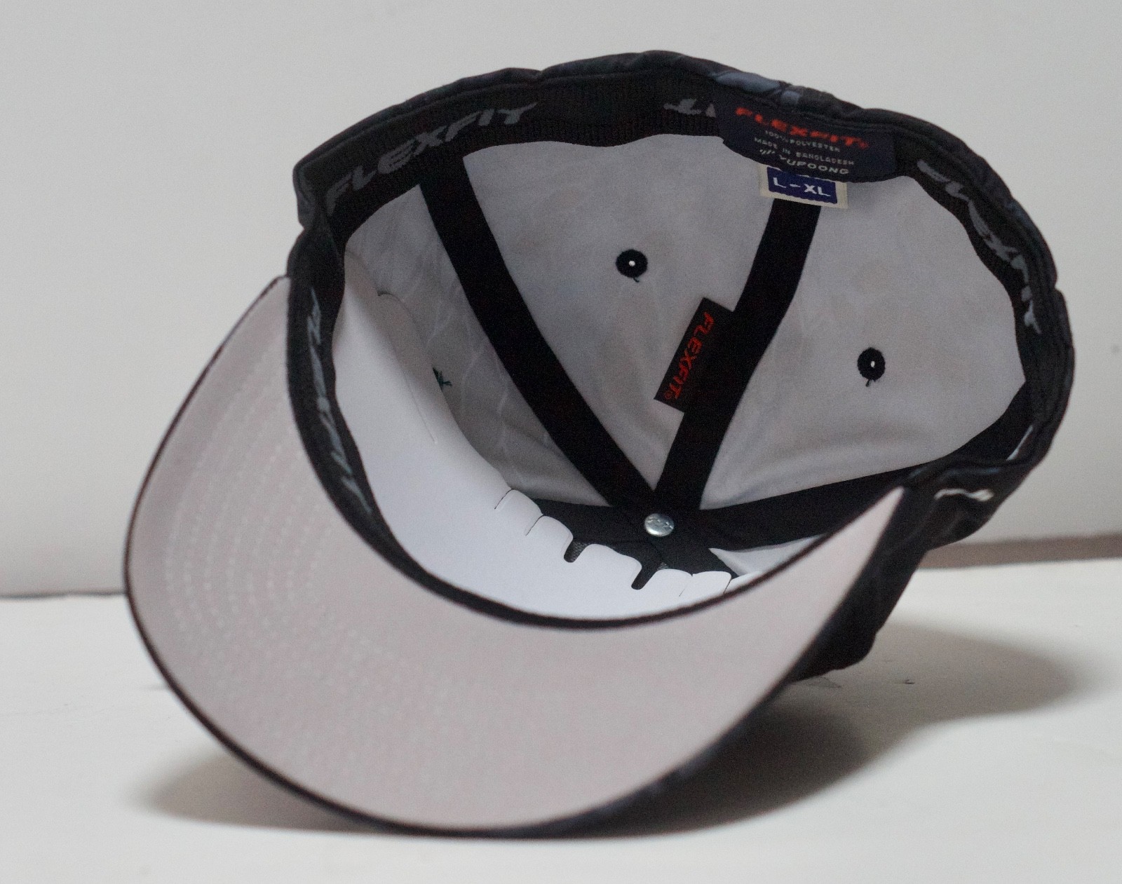 New The Original FlexFit Delta Mens Black Stain Block Tech Hat RHTNBR-43 L/XL