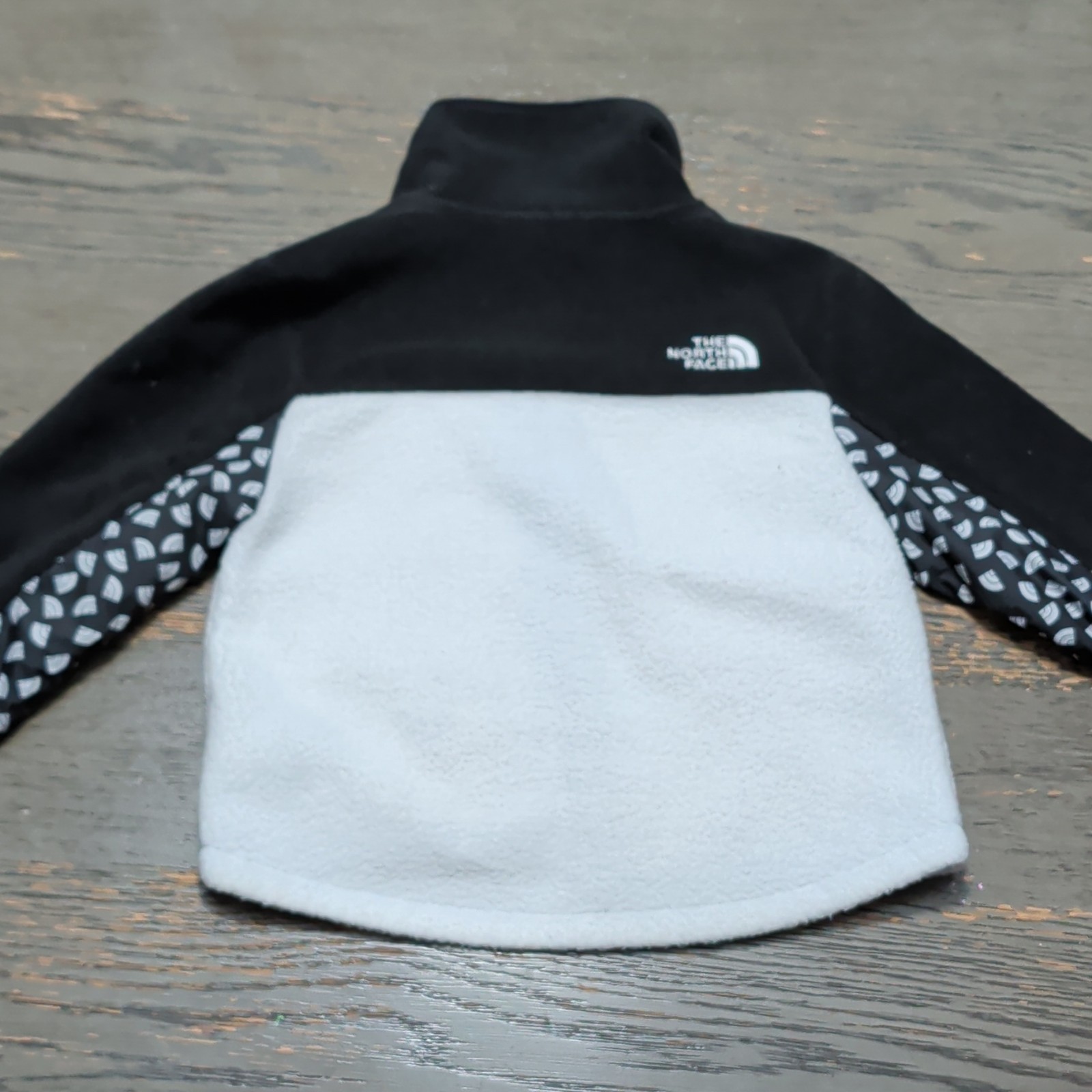 The North Face Kids L/G Size 12 Black w/ White Logo Pattern