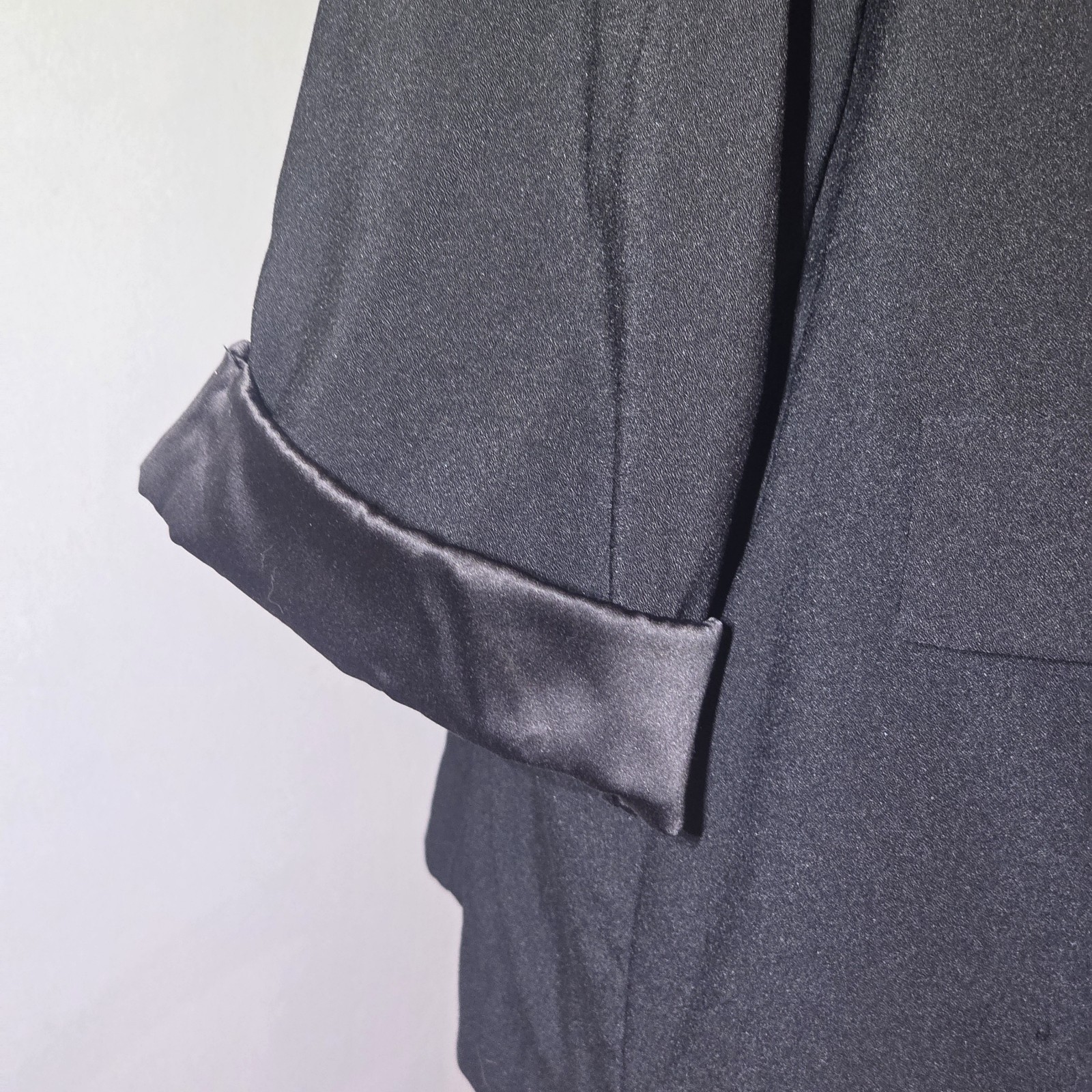 Torrid Size 4 Black 3/4 Sleeve Blazer Missing Button