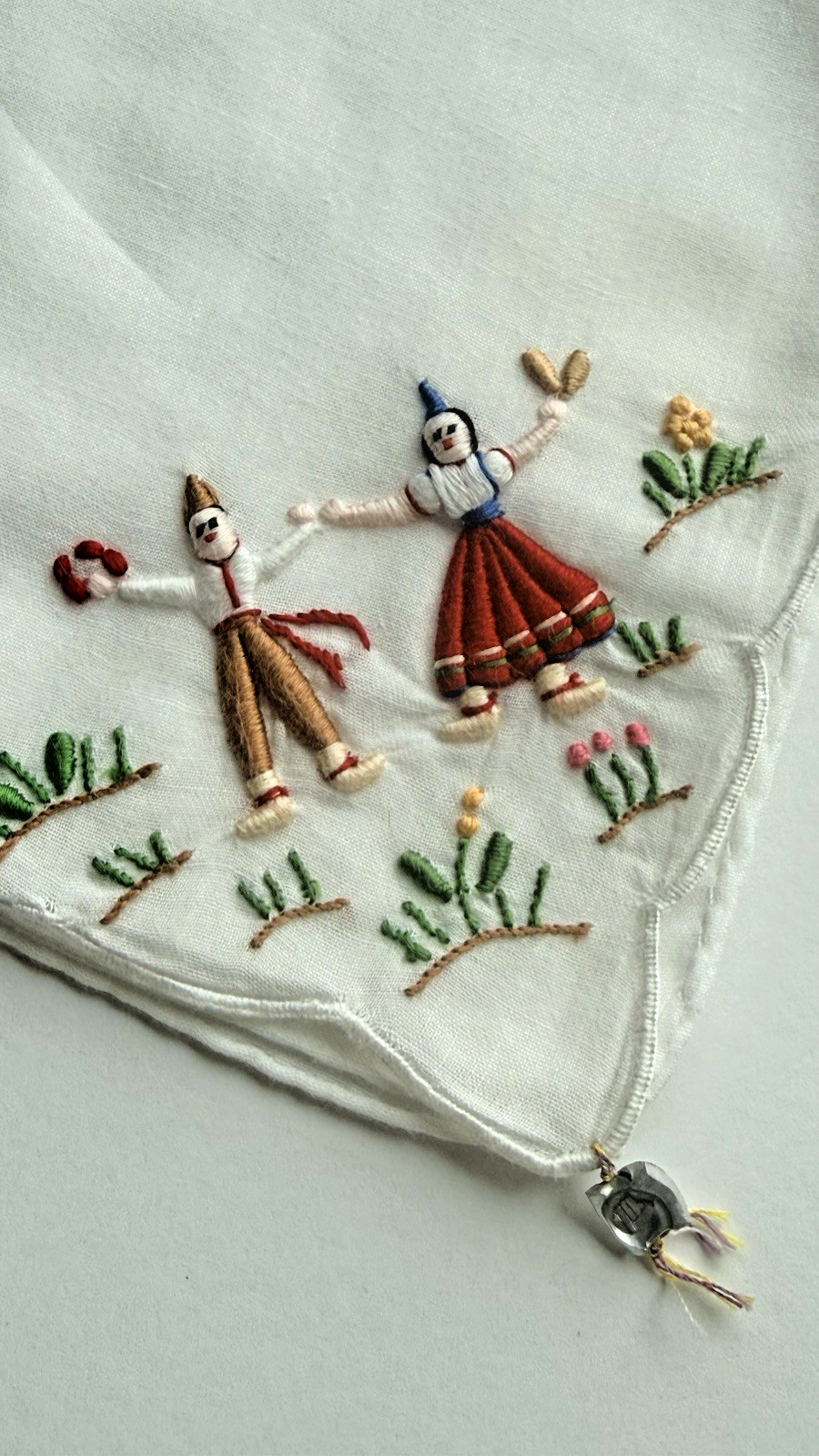 Vintage Handkerchief Madeira Hand Embroidered Gremio Seal 12.5” x 12.5”
