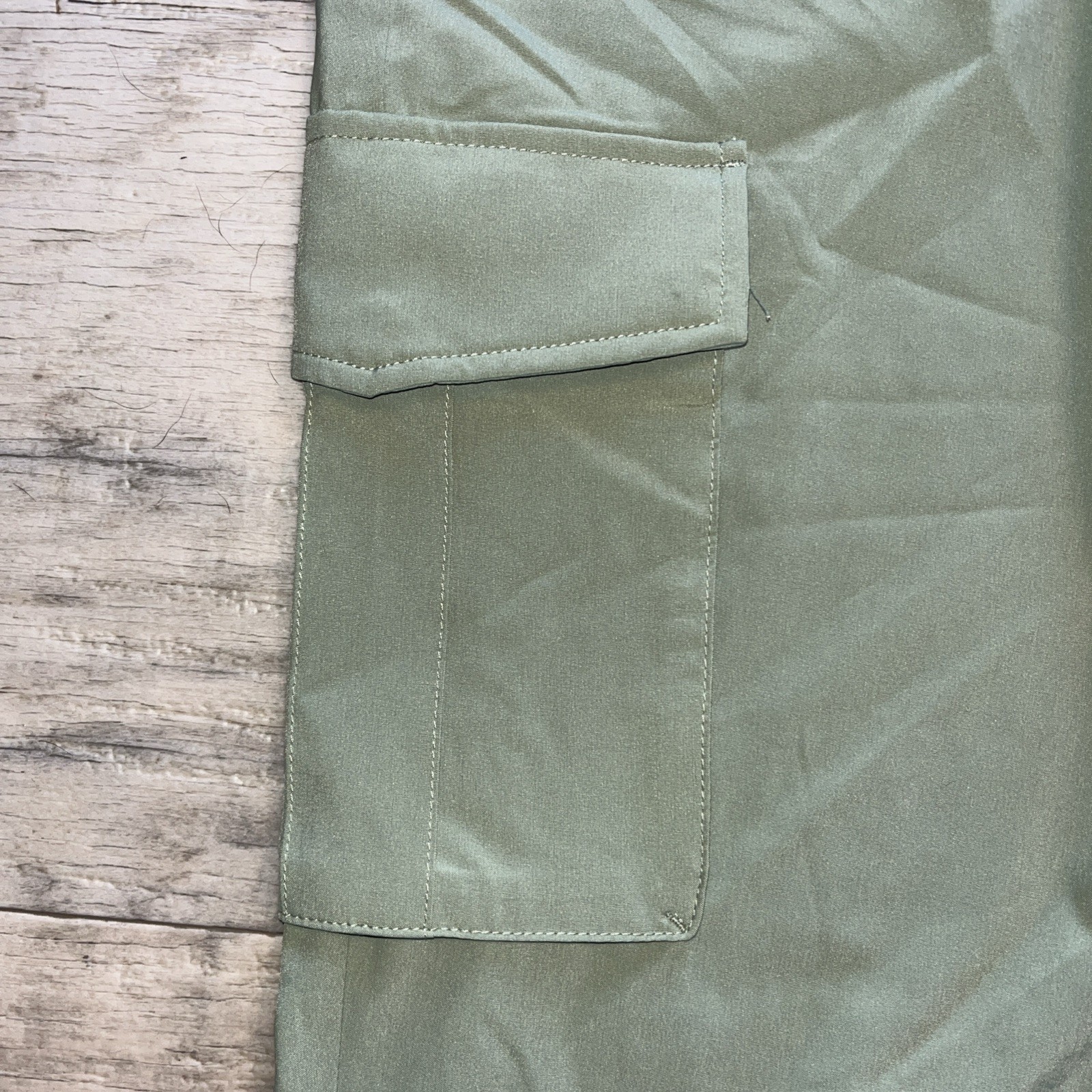 Woman’s Kyodan Capris Sage Featherweight Ultra-leger Pants G/L