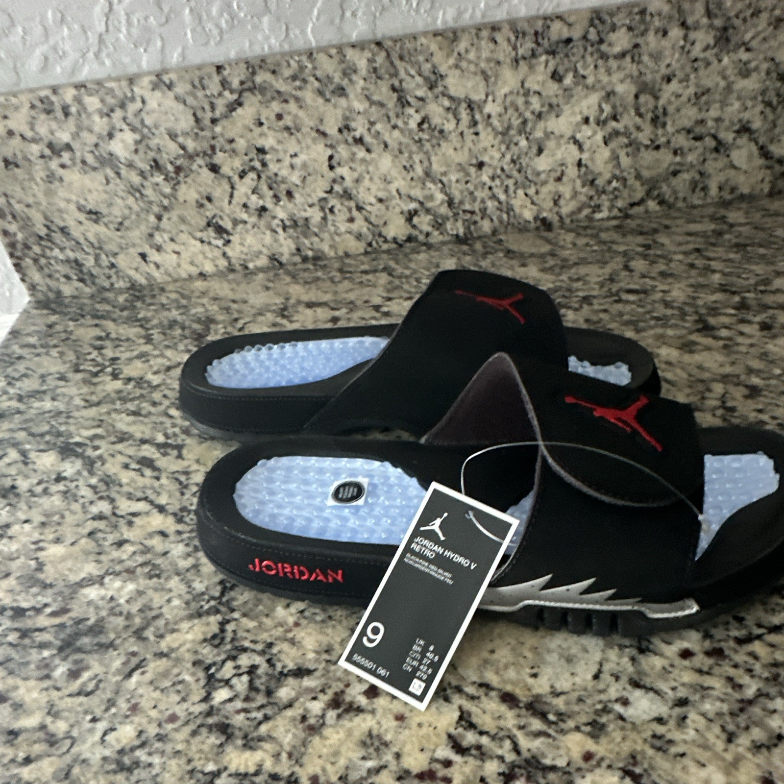 Jordan Hydro V Retro Men’s Cushioned Slide Sandals Black/Red Jumpman US 9
