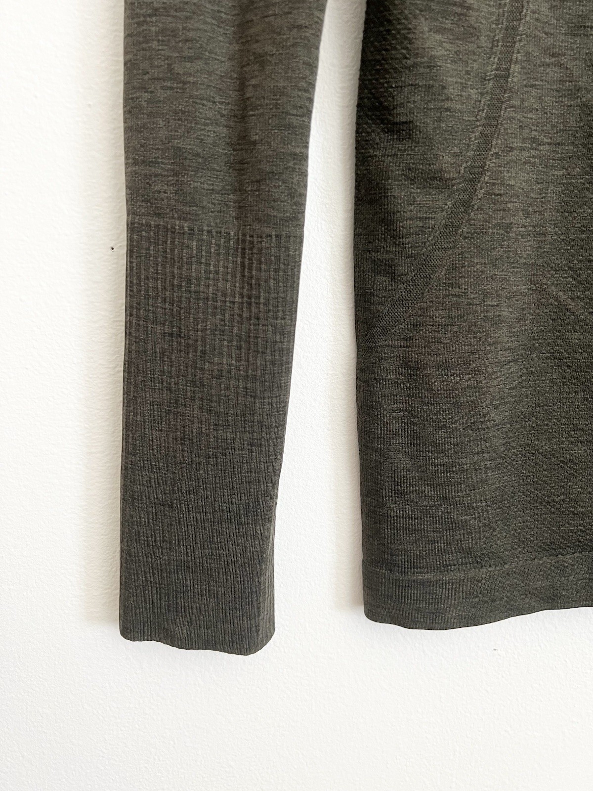 Lululemon Swiftly Tech Longsleeve 2.0 Olive Green Thumb Athleisure Gorpcore 2