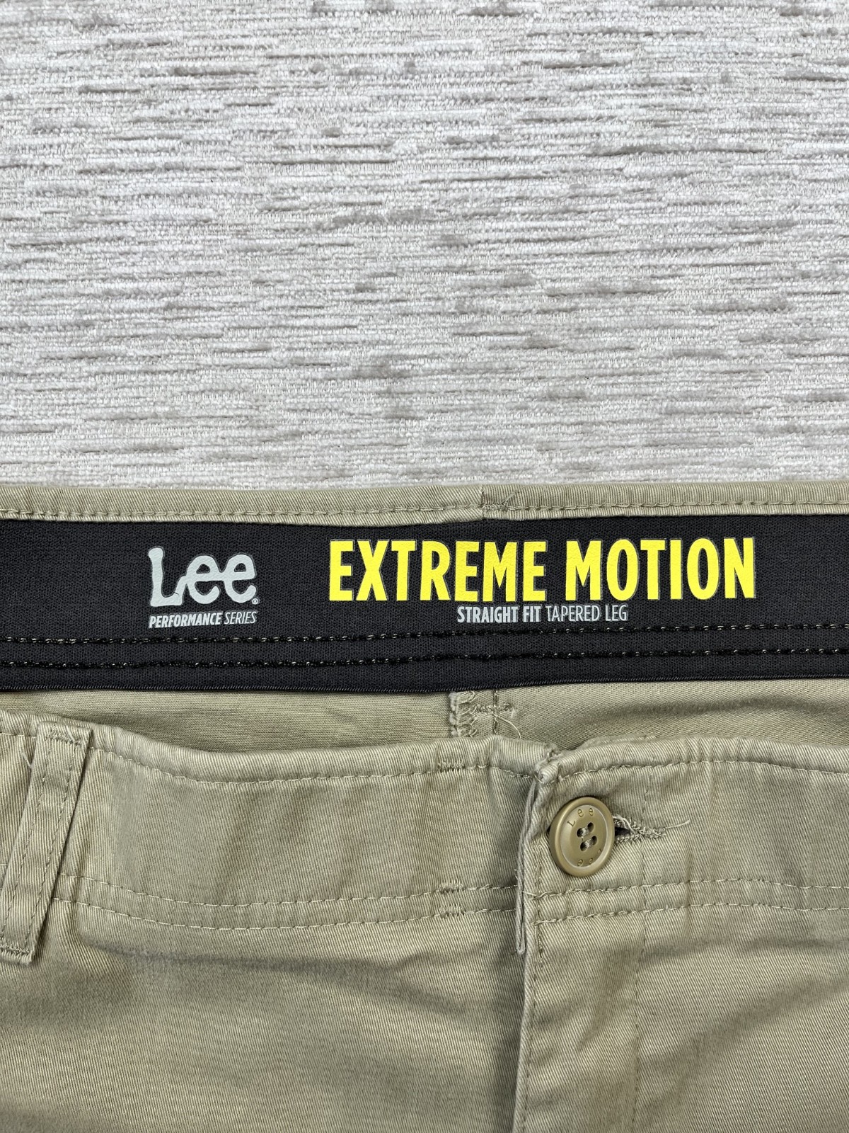 Lee Extreme Motion Men’s Khaki Pants Straight Fit Tapered Leg Size 40×30