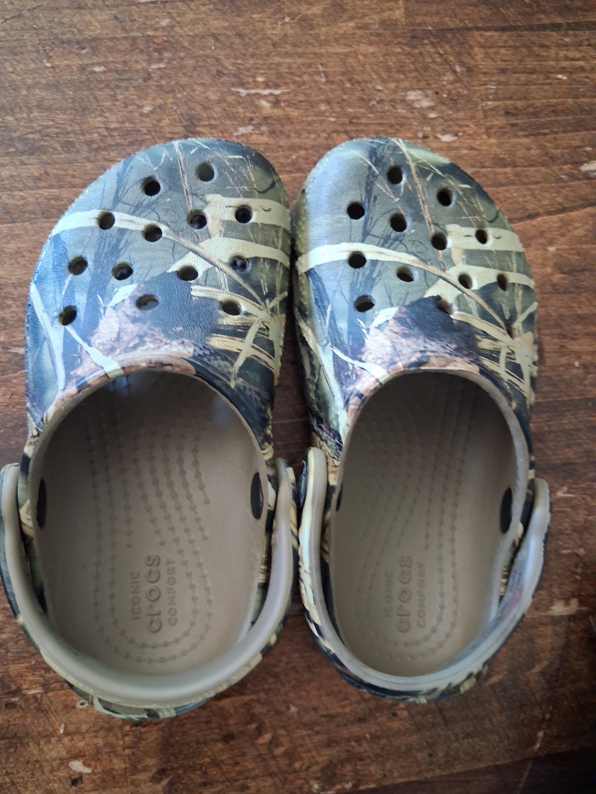 Kids/toddler Camofluage CROCS Iconic Comfort Size 9c Unisex