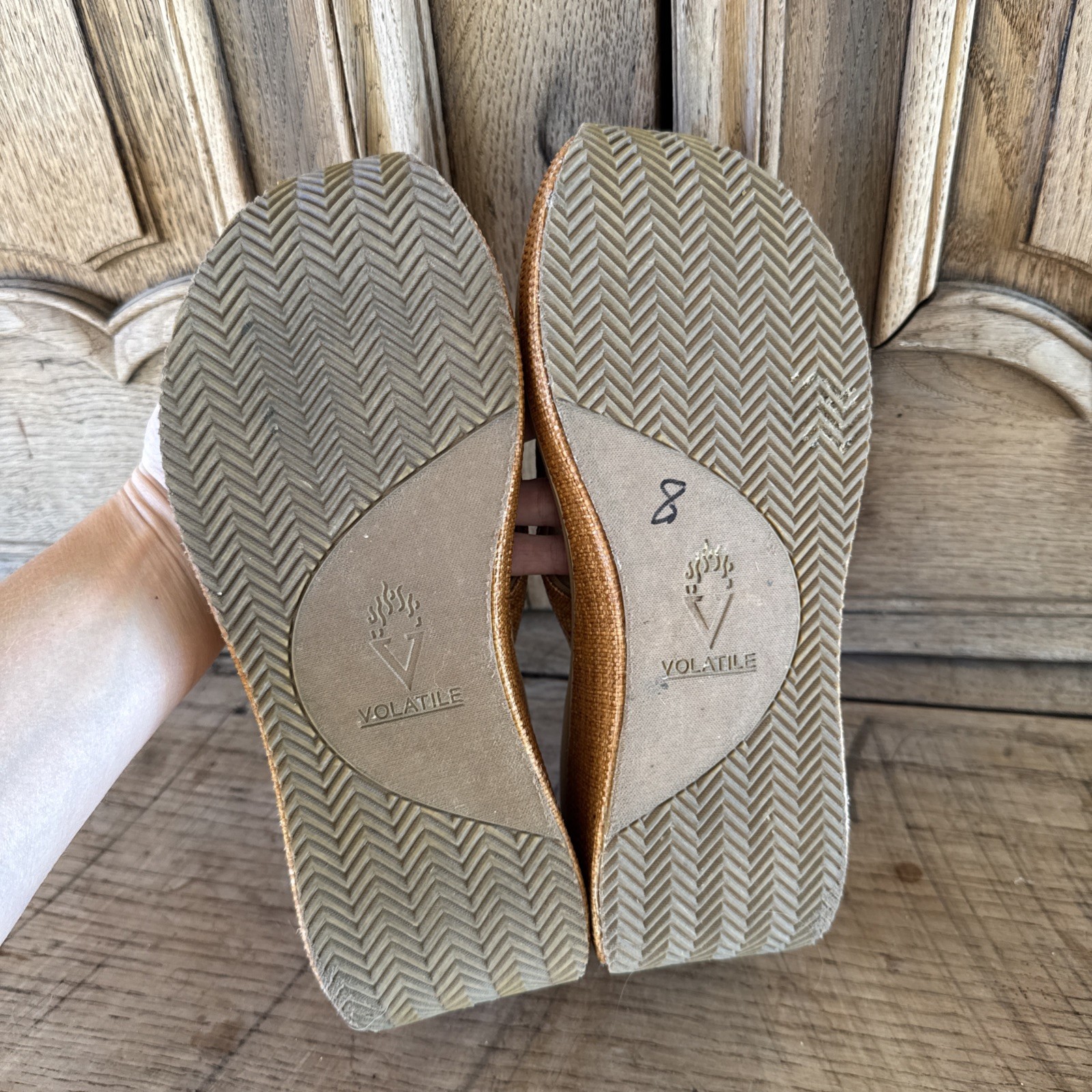 Volatile Island Womens 9 Wedge Sandals Raffia Woven Comfort Insole Chic Vibe