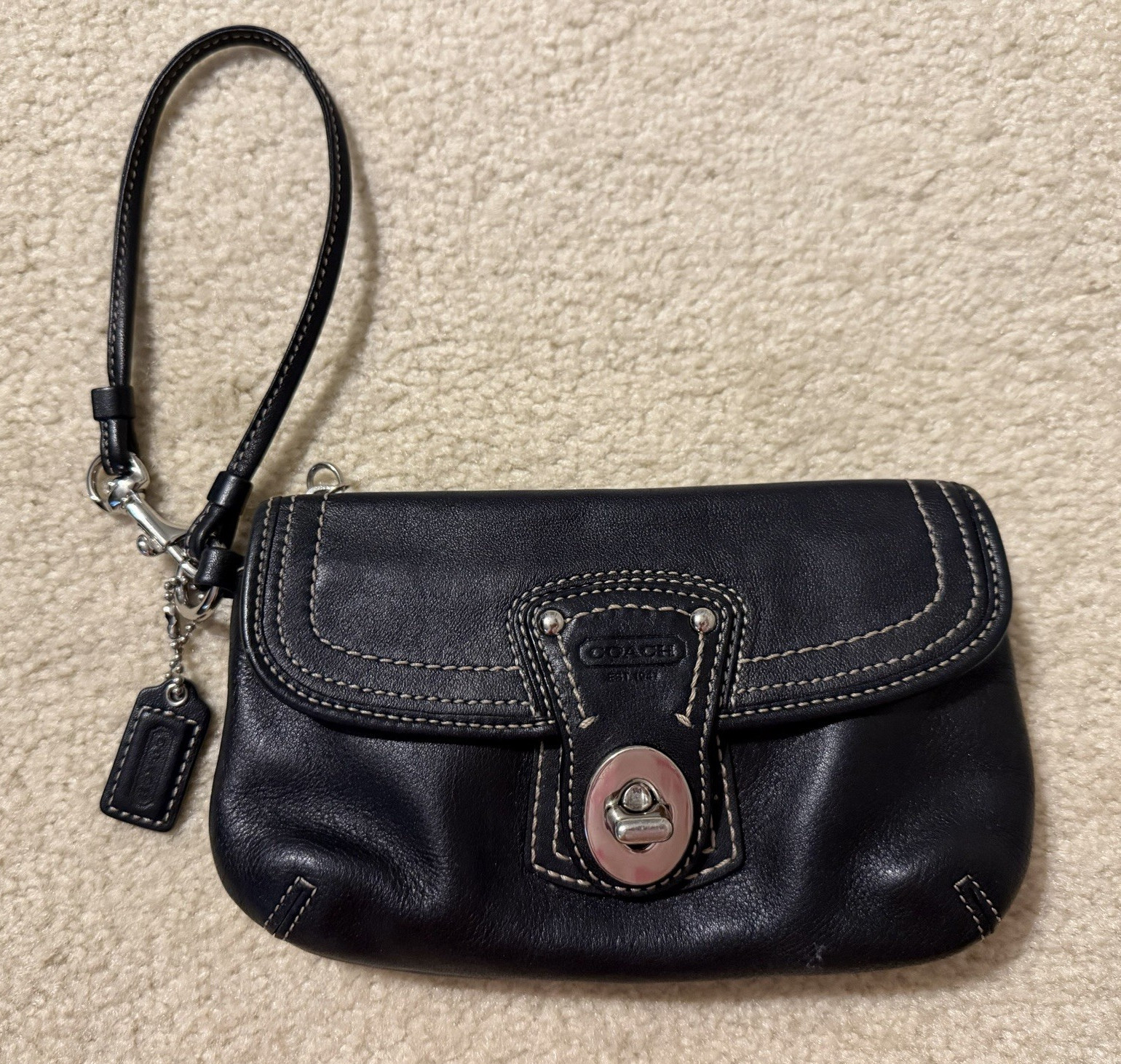 Coach legacy 1941 Wristlet Turn Lock Silver Hardware Y2K vintage leather