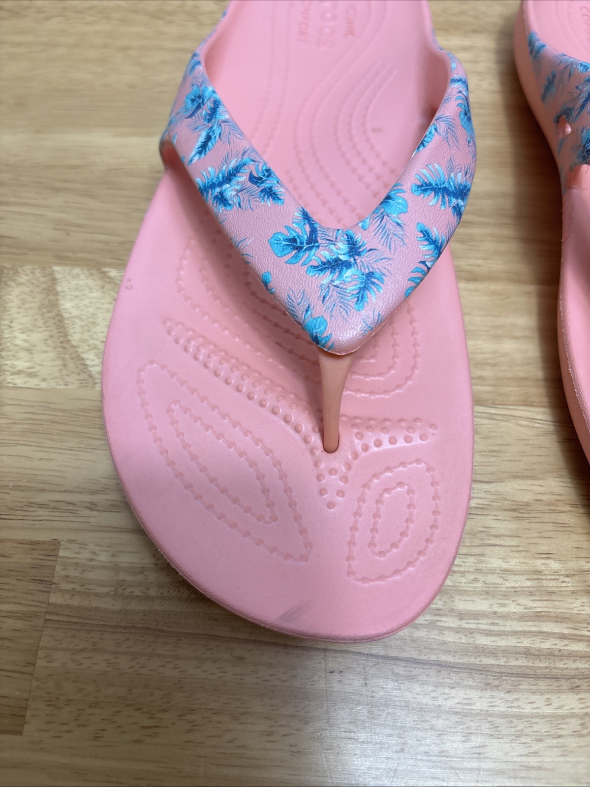 Croc Kadee II Flip Flop Woman Size 10 Tropical Coral Teal Print Thong Slip On