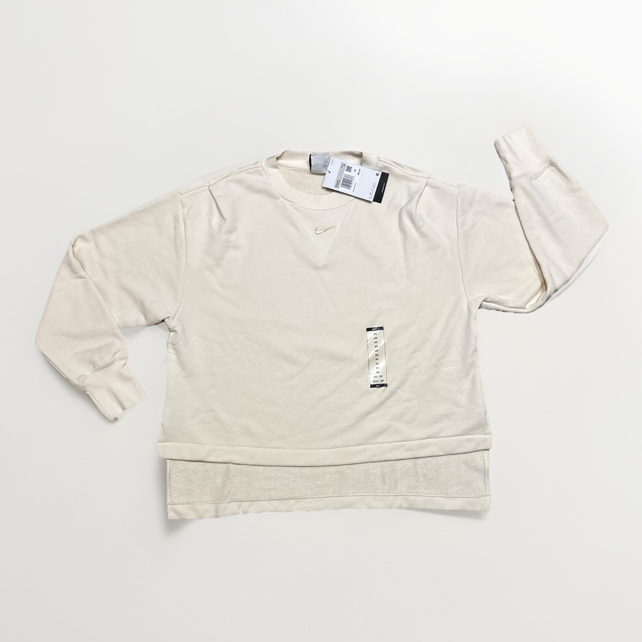 Nike Women’s Oversized Cropped Crewneck Beige Cream Sweatshirt Size XS NWT $85