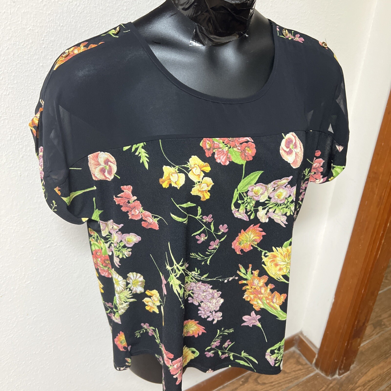 Floral Chiffon Top Black Yoke Cap Slv Brass Button Accent Cottage Festive Sz 1X