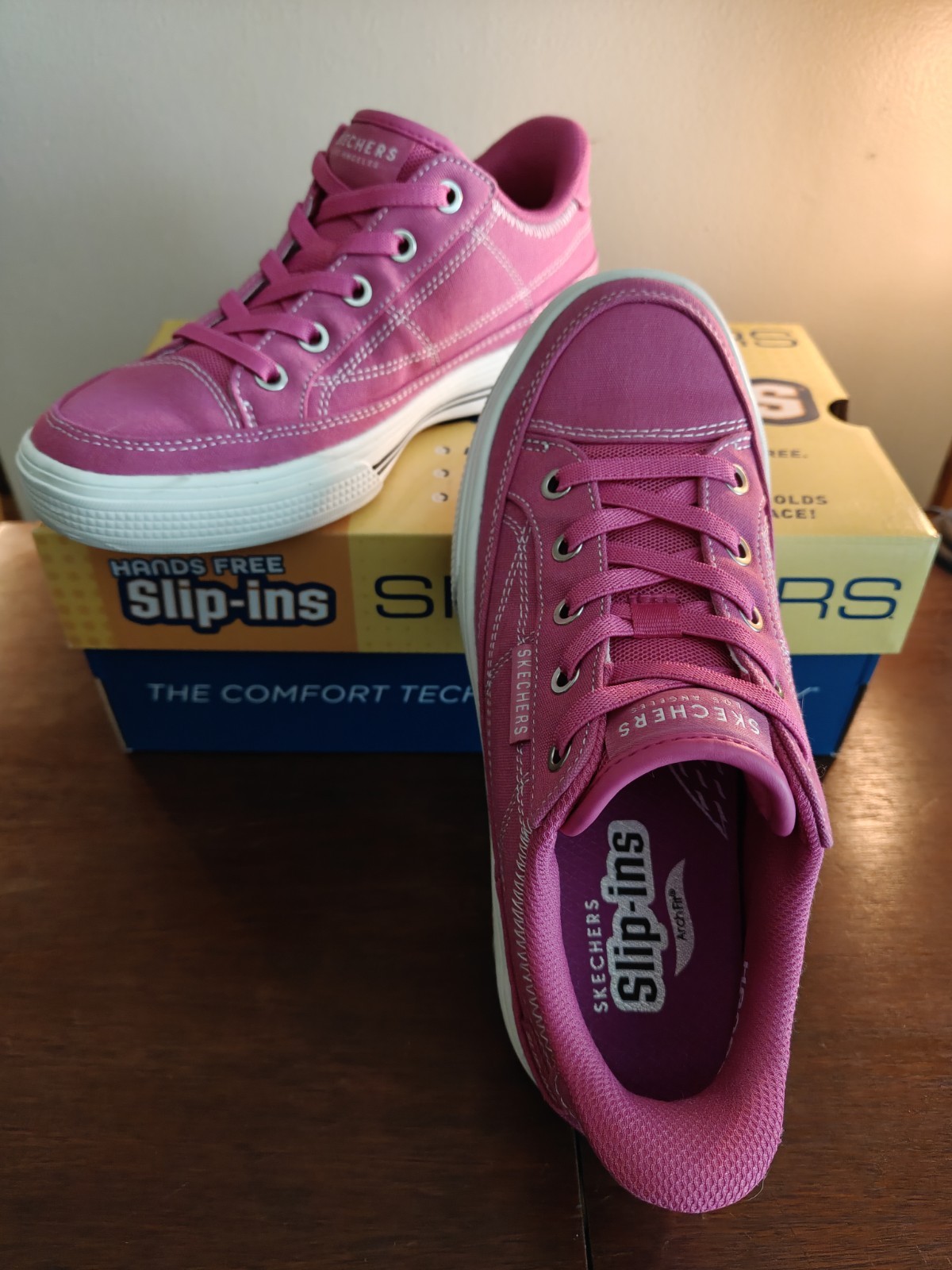 SKECHERS Slip-Ins Arch Fit Arcade See Ya There Shoes Women’s PINK Size 6