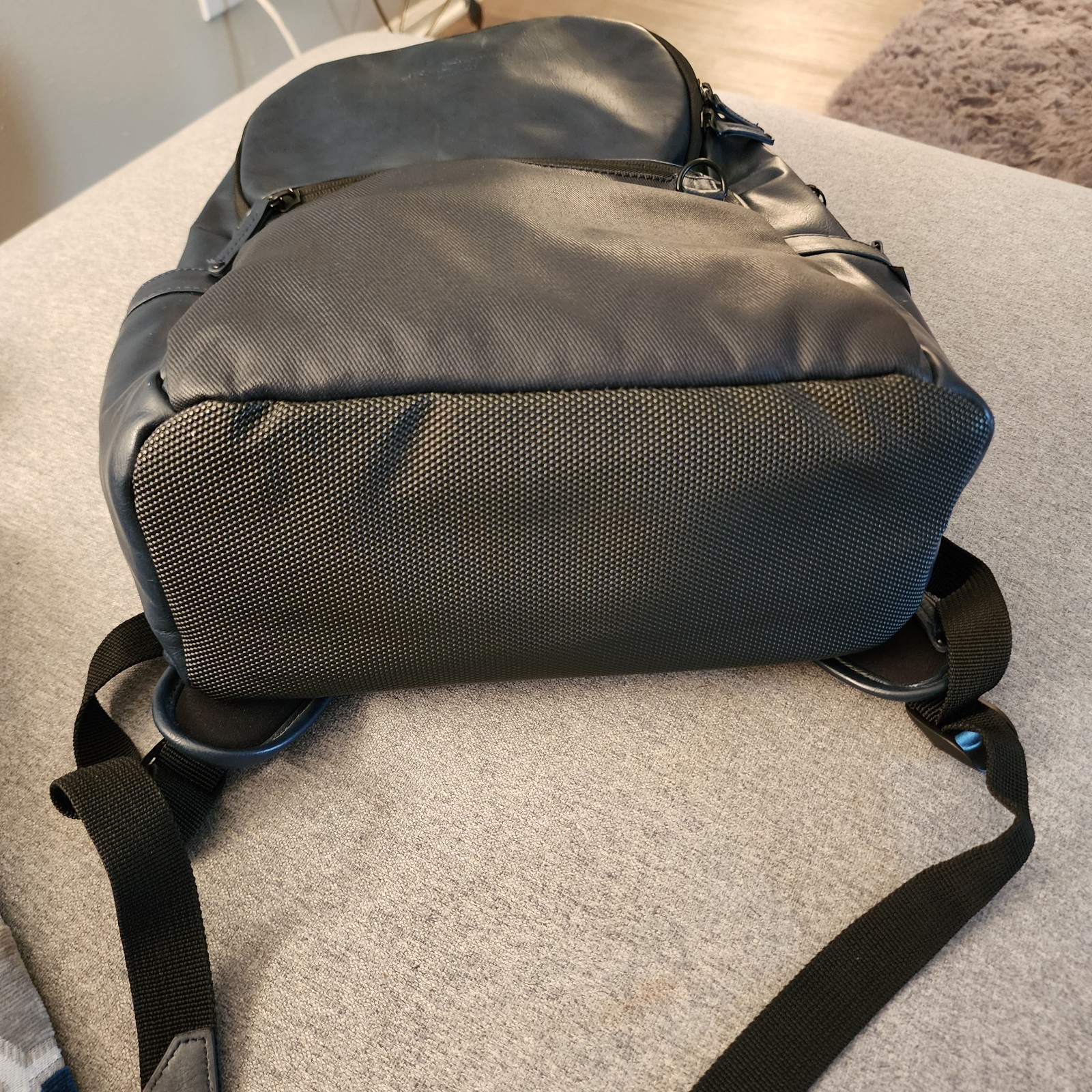 Ben Sherman Black Padded Backpack Multi-Zip Compartments Top Handle Zip
