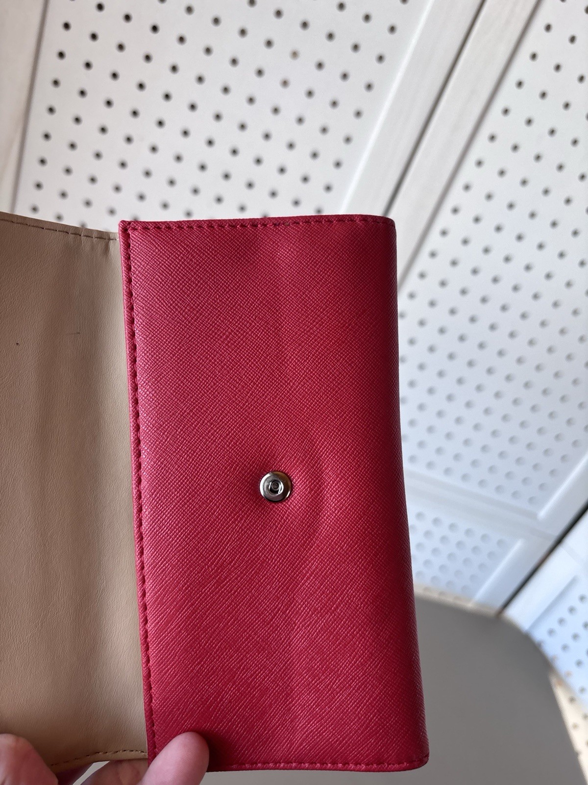 Guess Trifold Red Faux Leather Wallet Women’s 6.75″ x 3.75″