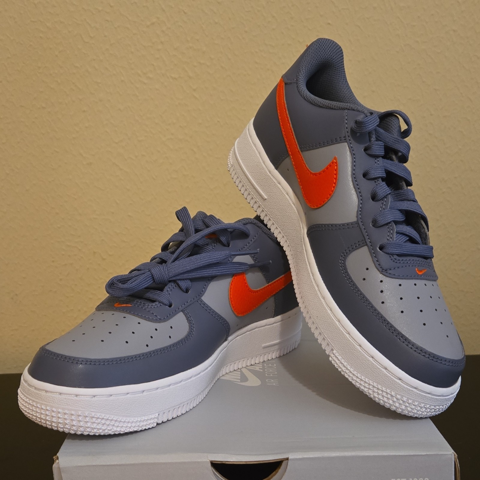 Nike Air Force 1 Low Boys Colorblock Gray/Orange Lace-Up Sneakers 6.5Y