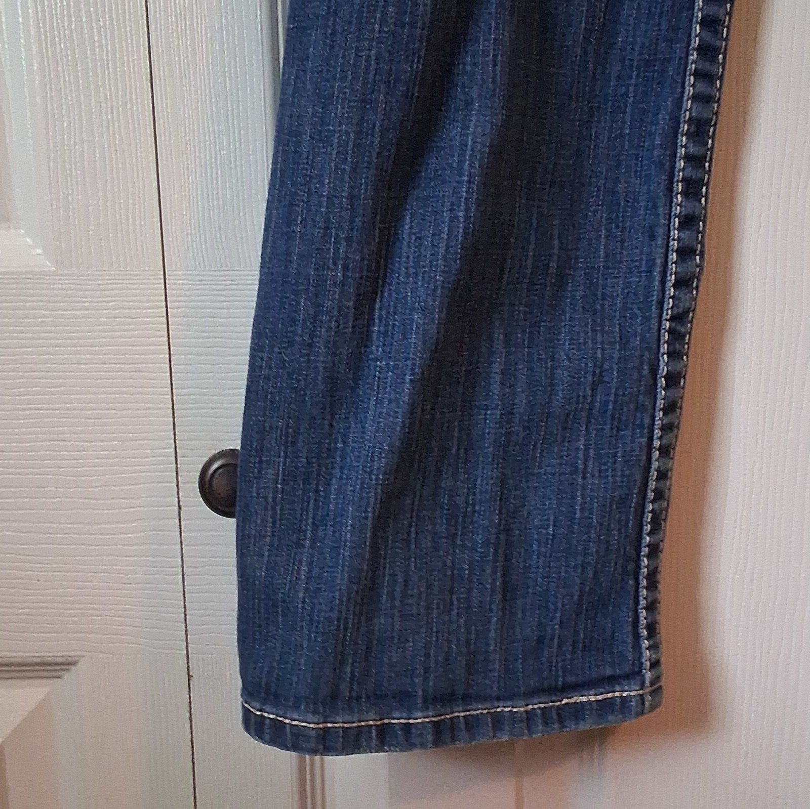 BKE Women’s Bootcut Jeans Blue Medium Wash Low Rise 5-Pocket Button Accents
