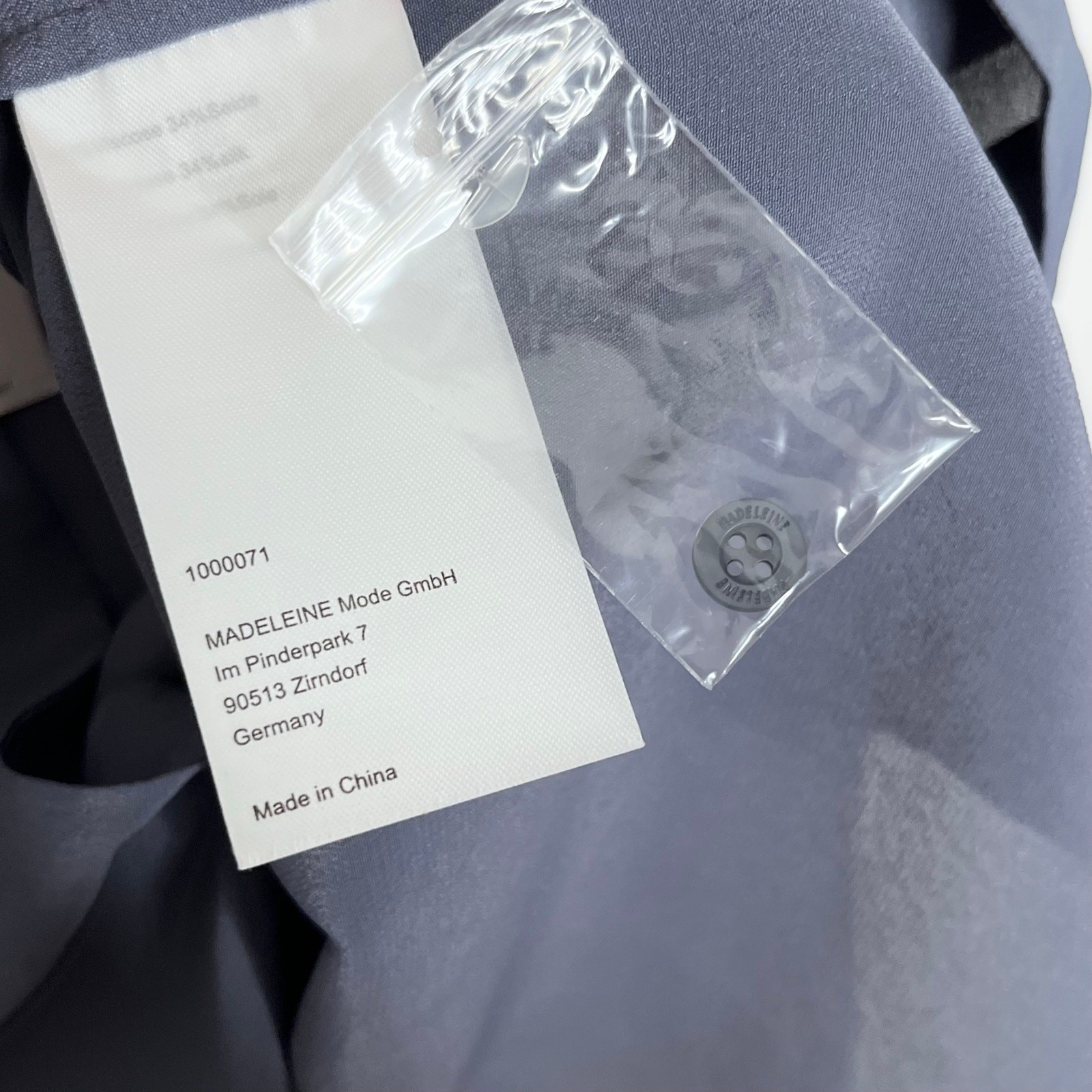 Madeleine Silk Blend Blouse Womens US 6 Blue Button Front Long Sleeve NWT
