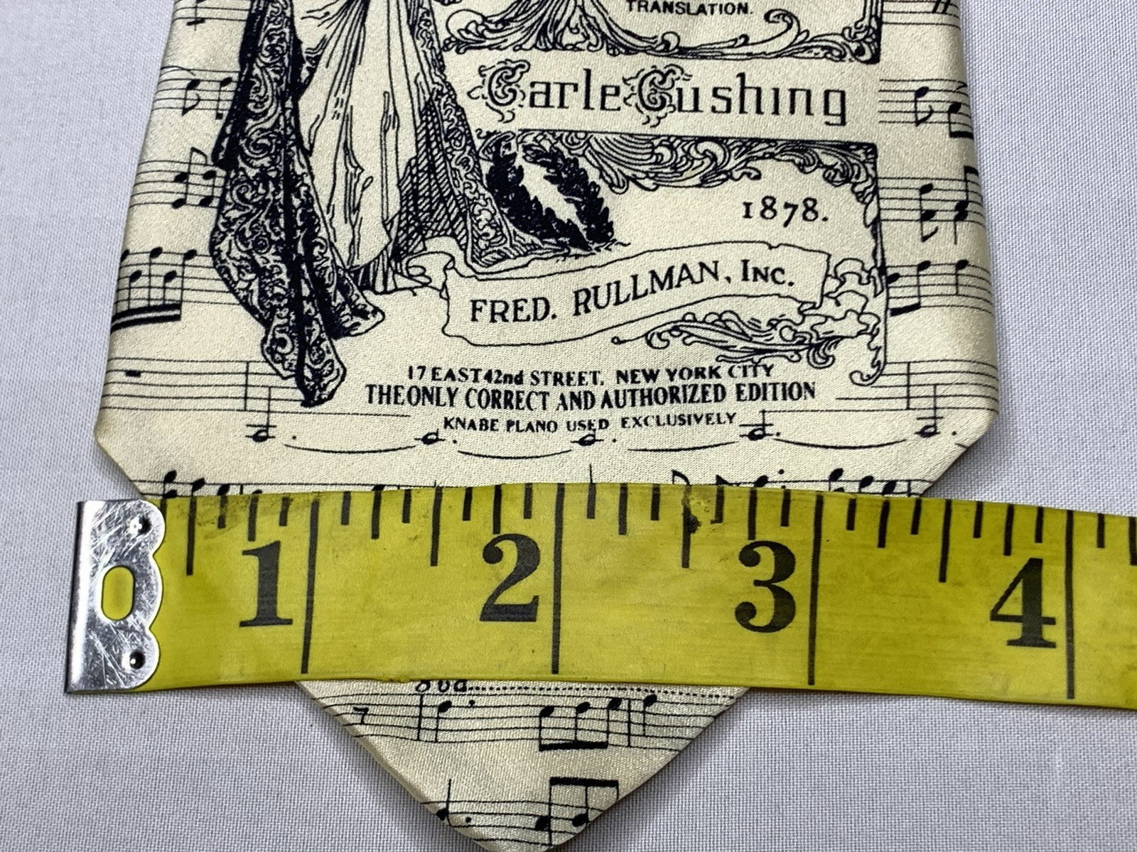 Vintage Museum Artifacts 100% Silk Hand Made Neck Tie P118