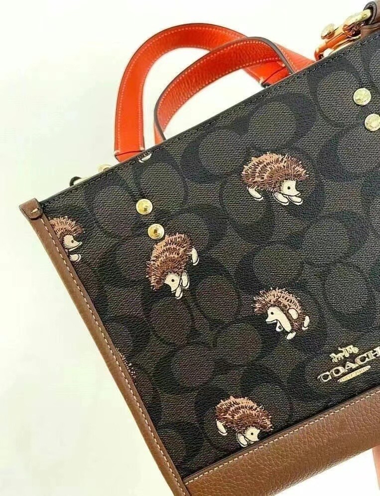 NWT Coach Dempsey Tote 22 In Signature Canvas With Hedgehog Print CC769