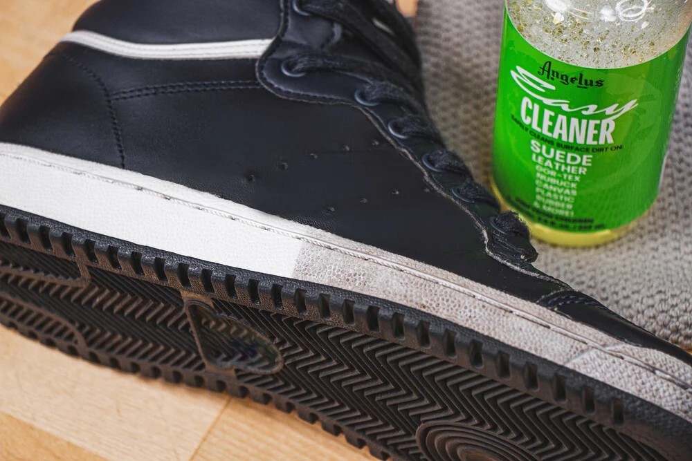 Angelus Easy Cleaner 8 oz – Premium Shoe Cleaner for Leather, Suede, Canvas