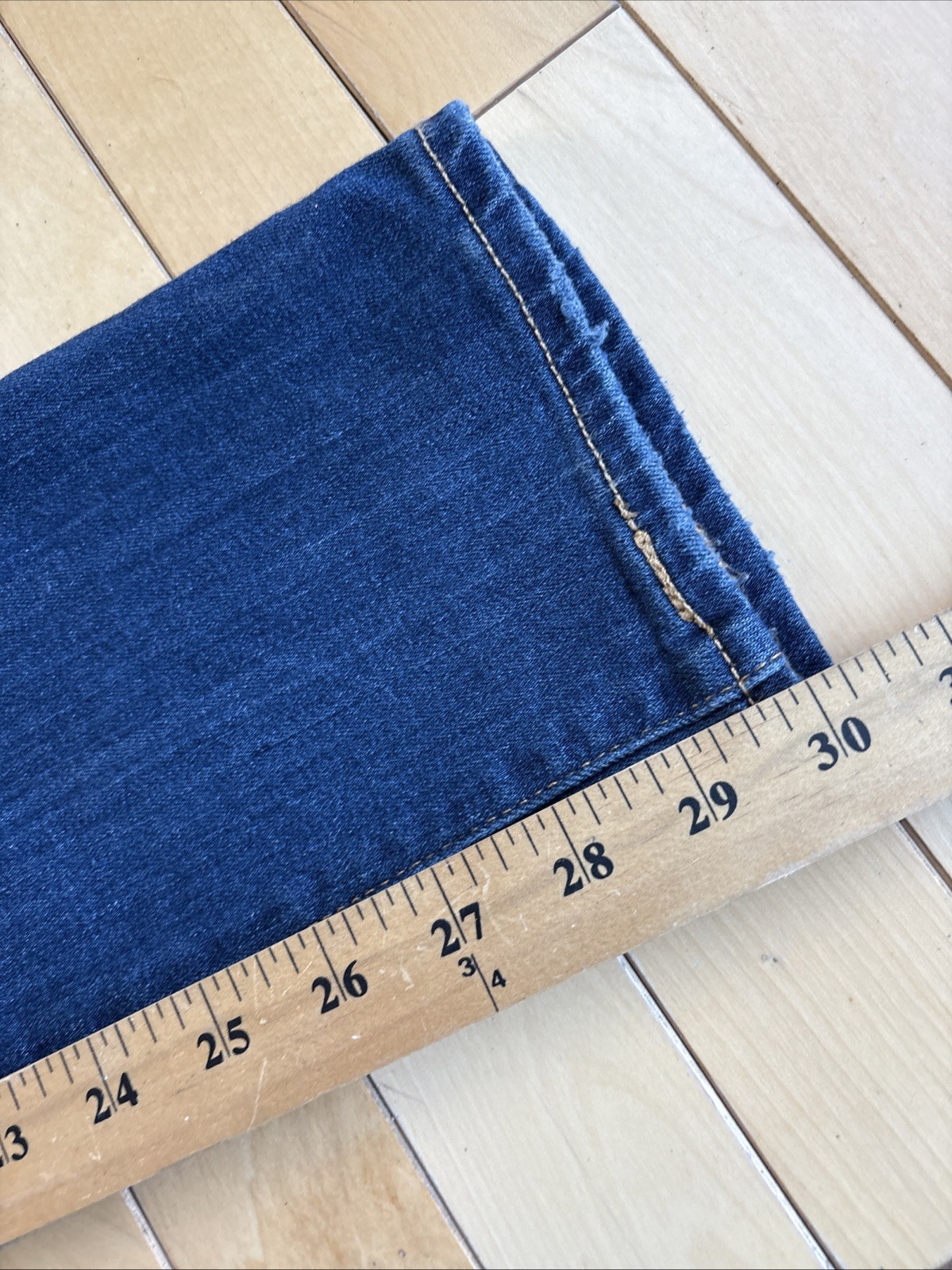NWT Levi’s 311 Shaping Skinny Jeans Women’s Size 34Wx30L Dark Wash Distressed