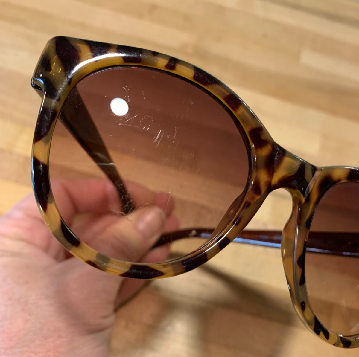Fossil Round Tortoise Shell Sunglasses Brown ~ Scratches