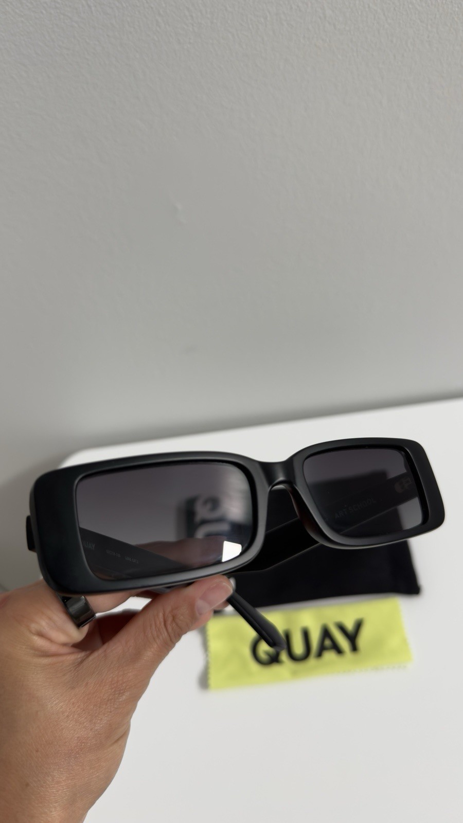 QUAY ART SCHOOL Womens Rectangle Sunglasses Black Frame Gray Tinted Lens UV400