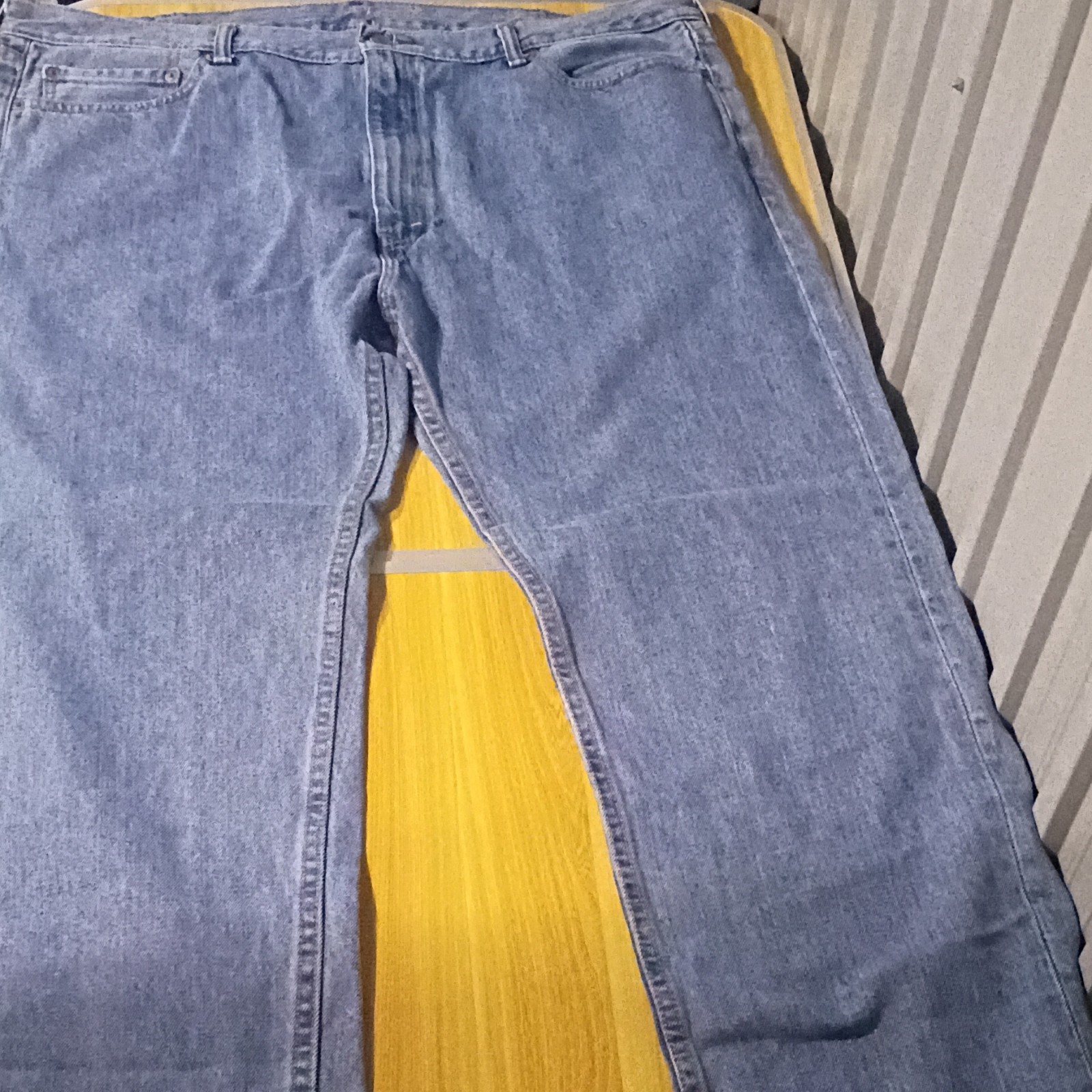 Levi’s 505 500 Series Straight Leg Blue Medium Wash Denim Jeans Men 5-Pocket