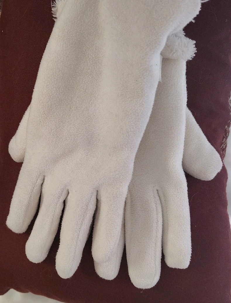 Isotoner SmarTouch Ivory Teddy Fur Softshell Gloves w/Thermaflex Lining