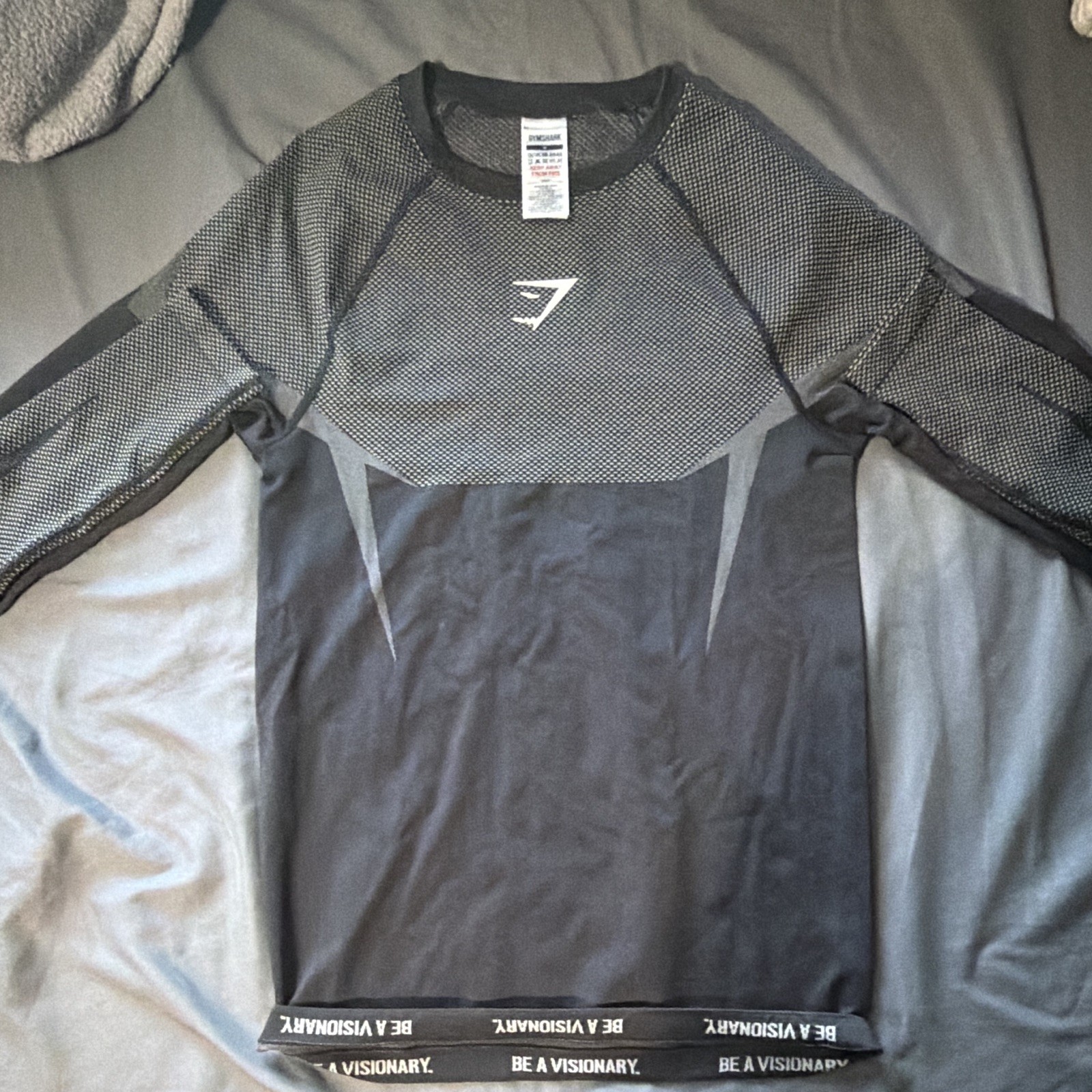 Gymshark Onyx V5 Long Sleeve Gray/Black MEDIUM. Worn Once