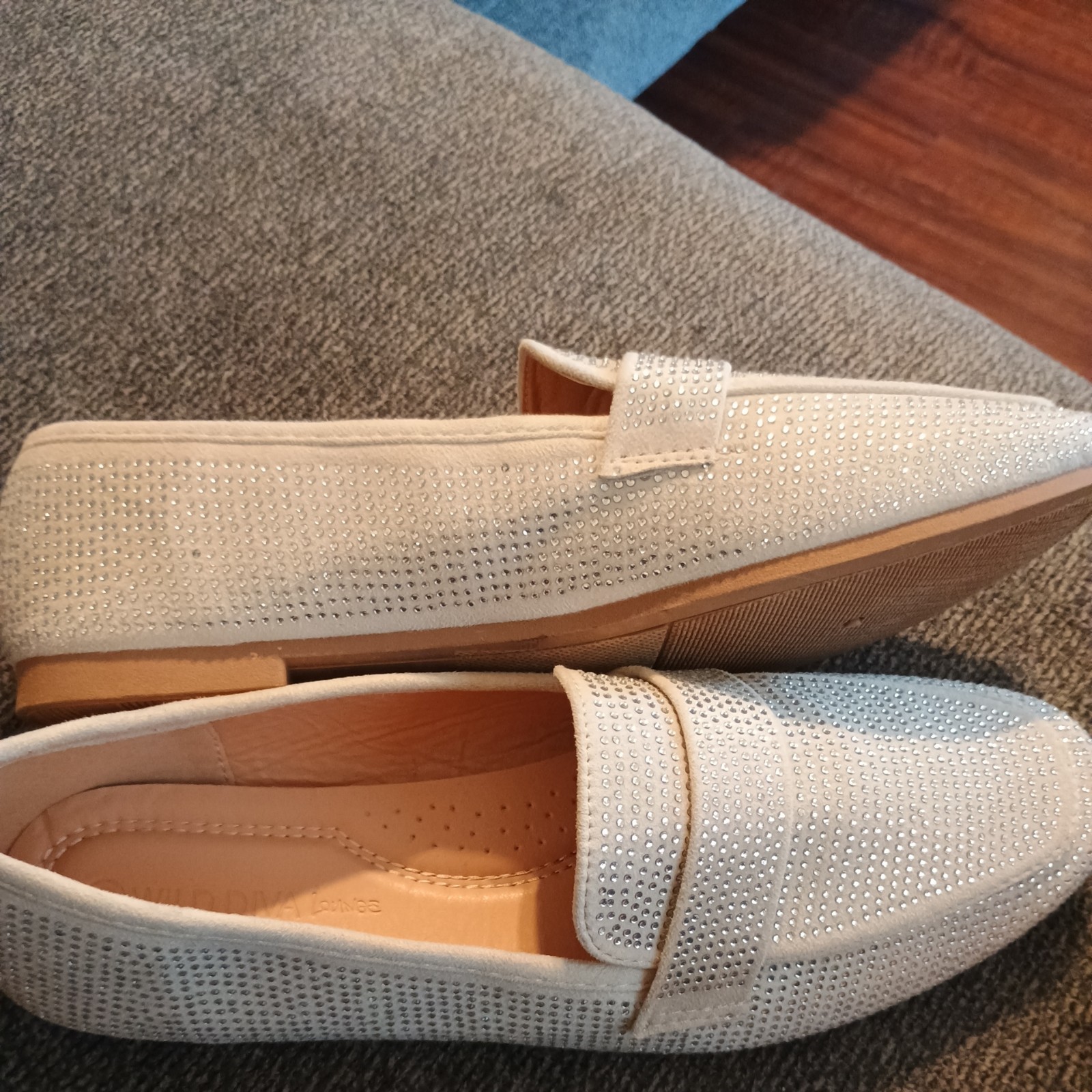 Wild Diva Women’s Slip-On Loafer Flats beige/Silver Rhinestone Faux Leather 10