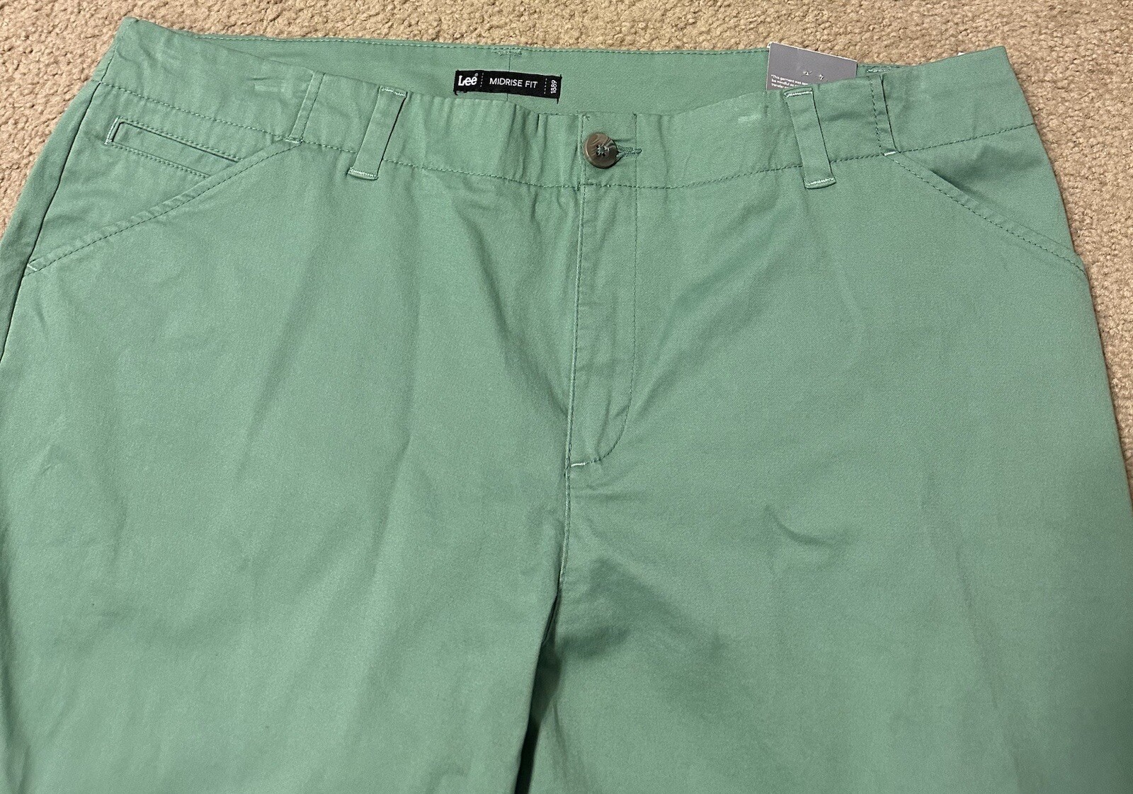 LEE Capri Size 18W Spearmint Green Mid Rise Fit Cropped Pant New Nwt!