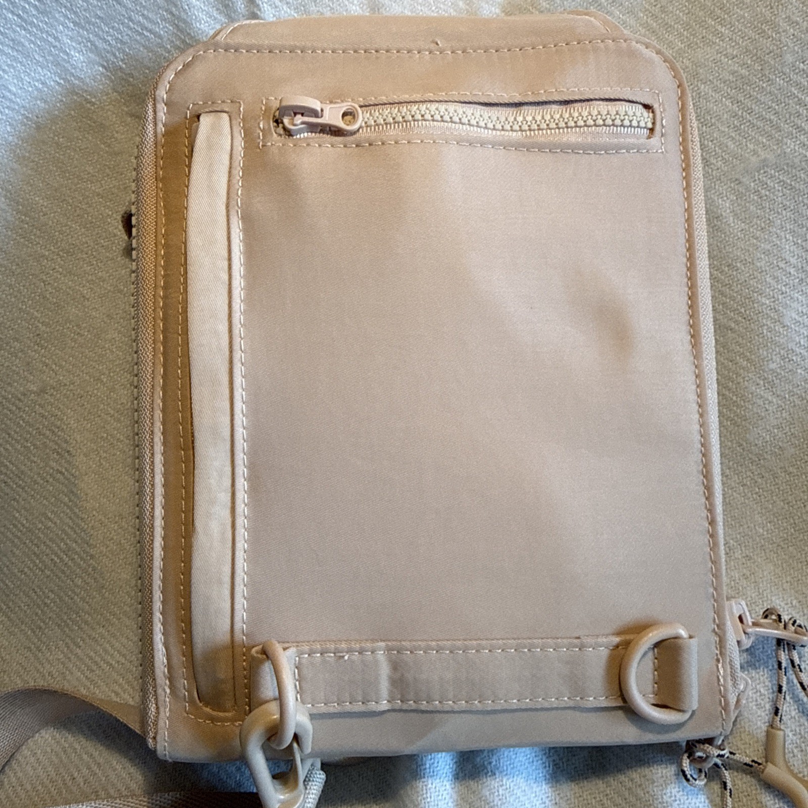 BEIS The All-In-One Sling Crossbody Bag Beige Hidden Water Bottle Pocket
