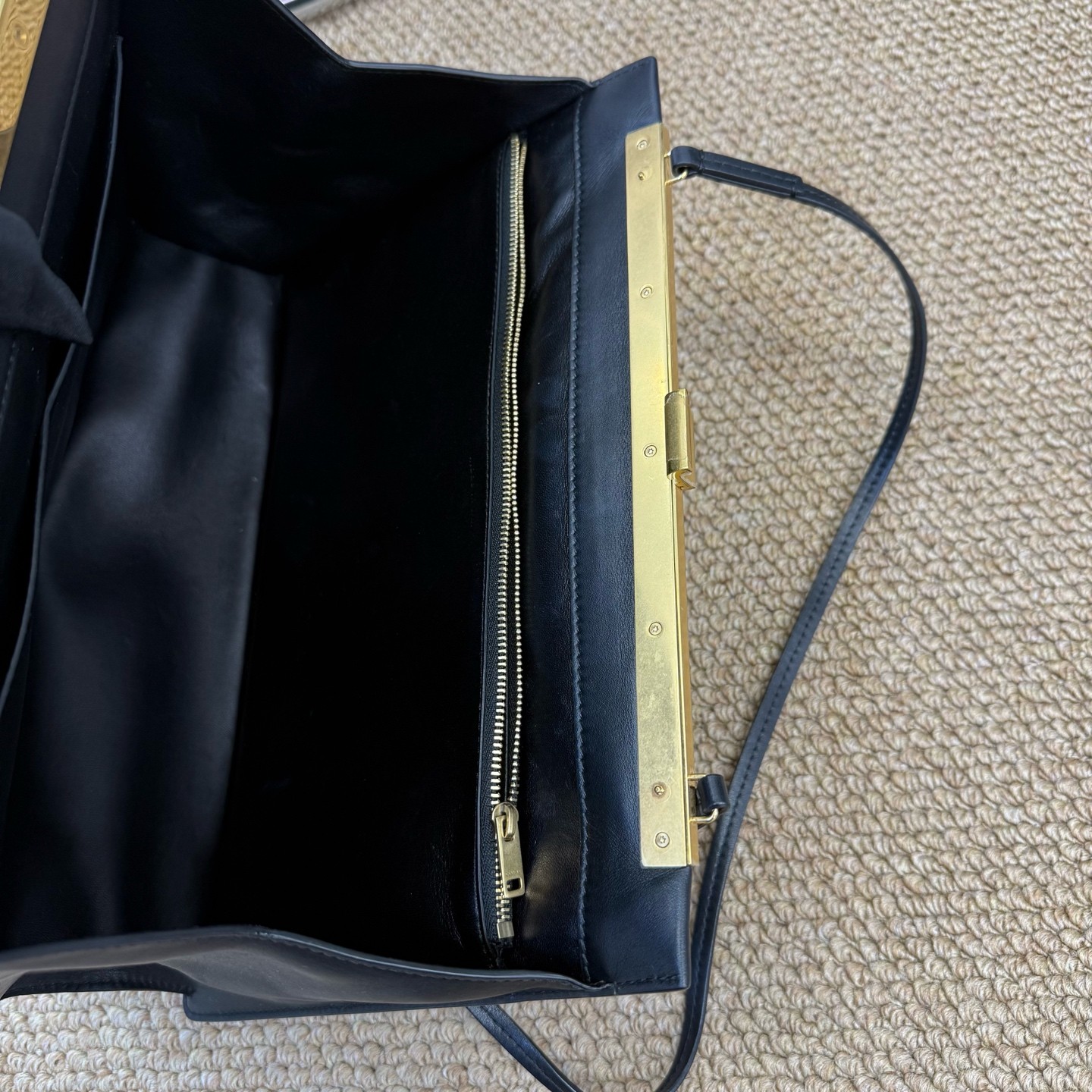 Celine Classic Clasp Shoulder Bag Black Leather Gold Hardware Duty Paid