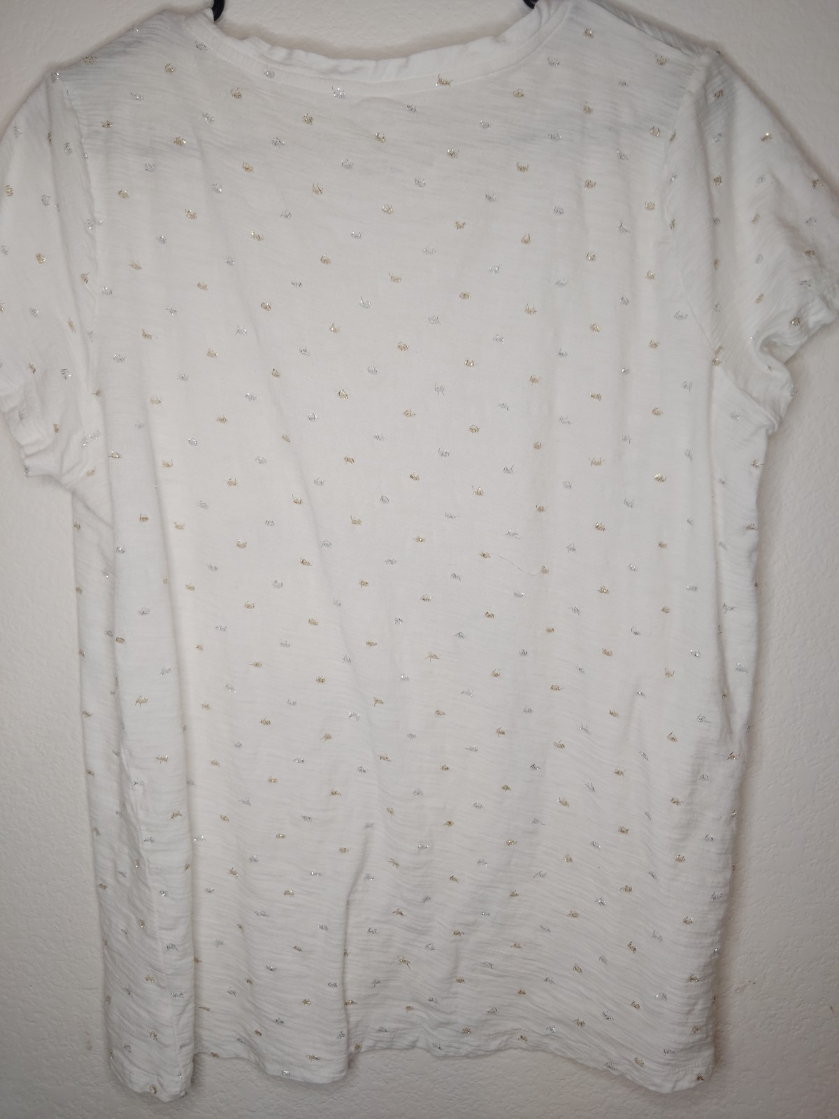 a.n.a Womens L White V-Neck Tee Shirt Gold Silver Foil Print Short Sleeve Top