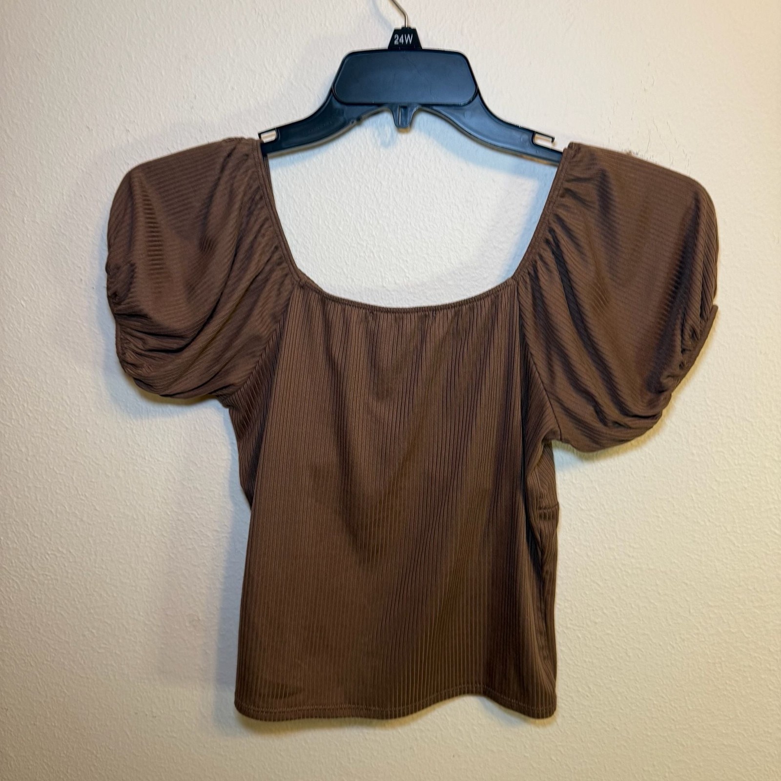 Vibe Sportswear Brown Ribbed Ruched Front Puff Sleeve Top