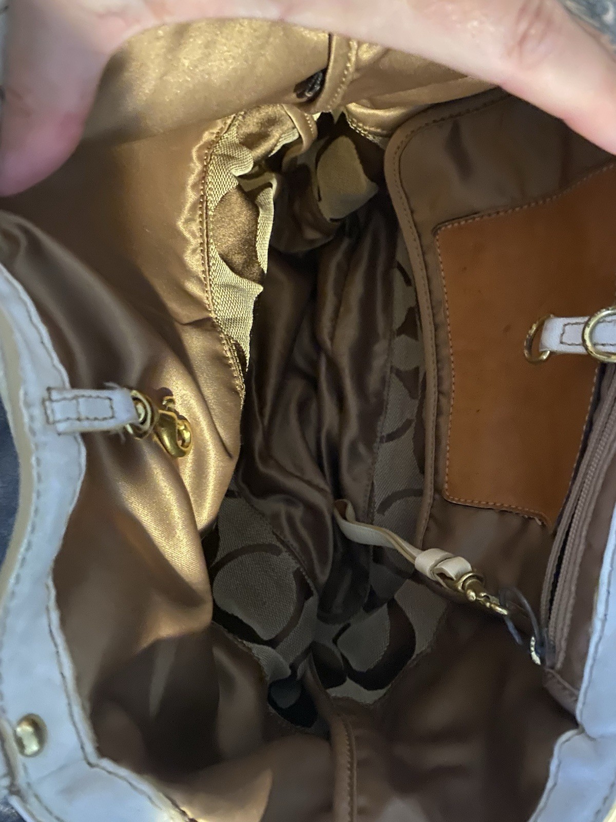 Coach Signature Tote Beige Brown White Zip Top Lined Pockets Gold Hardware
