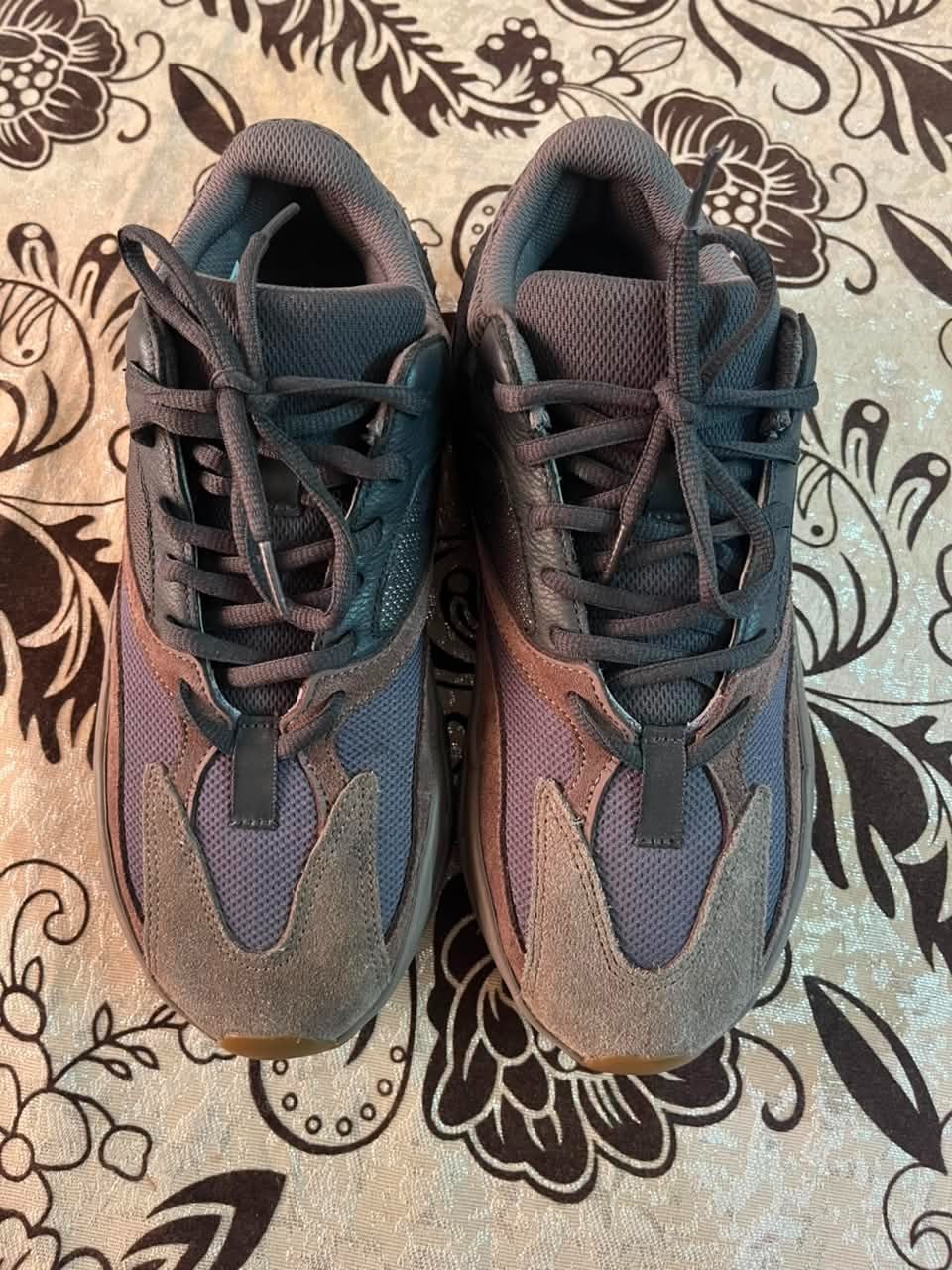 Adidas Yeezy Boost 700 V1 ‘Mauve’ EE9614 OG 2018 Pre-Owned Men’s US 9.5 NO BOX