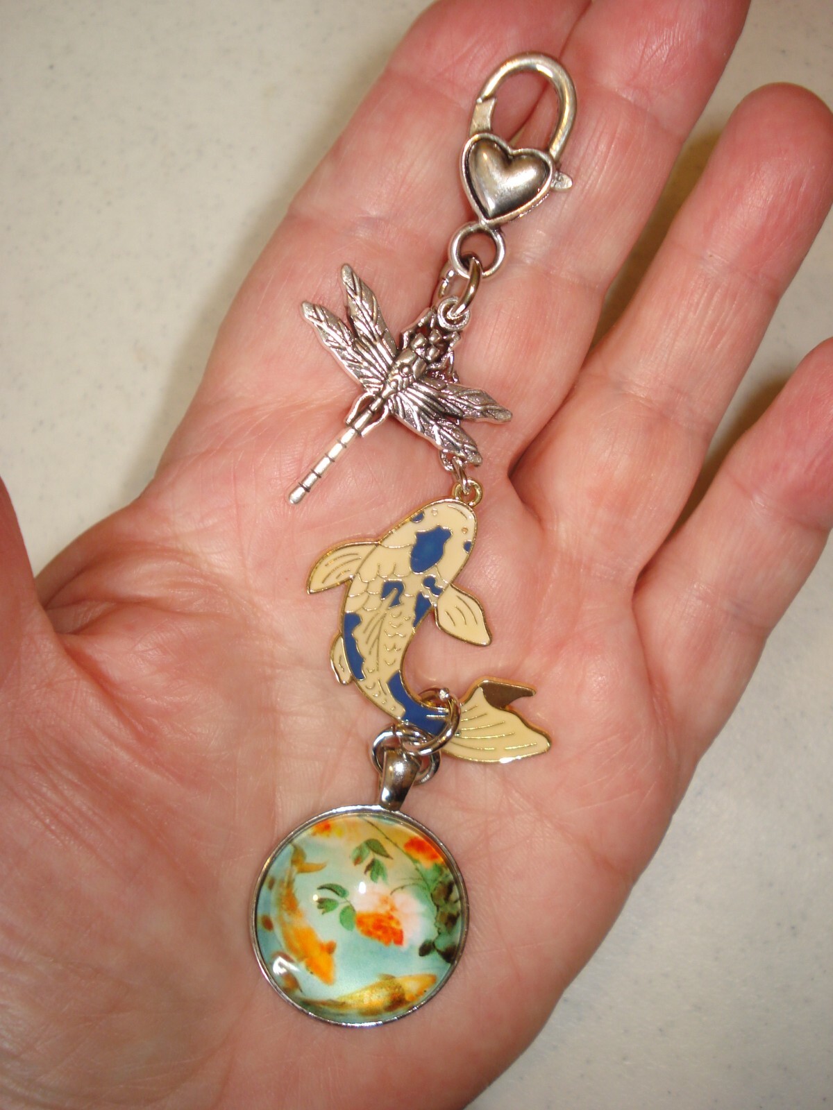 4 3/4″ Drop Cabochon, Koi Fish Chasing Dragonfly Heart Key Ring Dangle Glitz #2