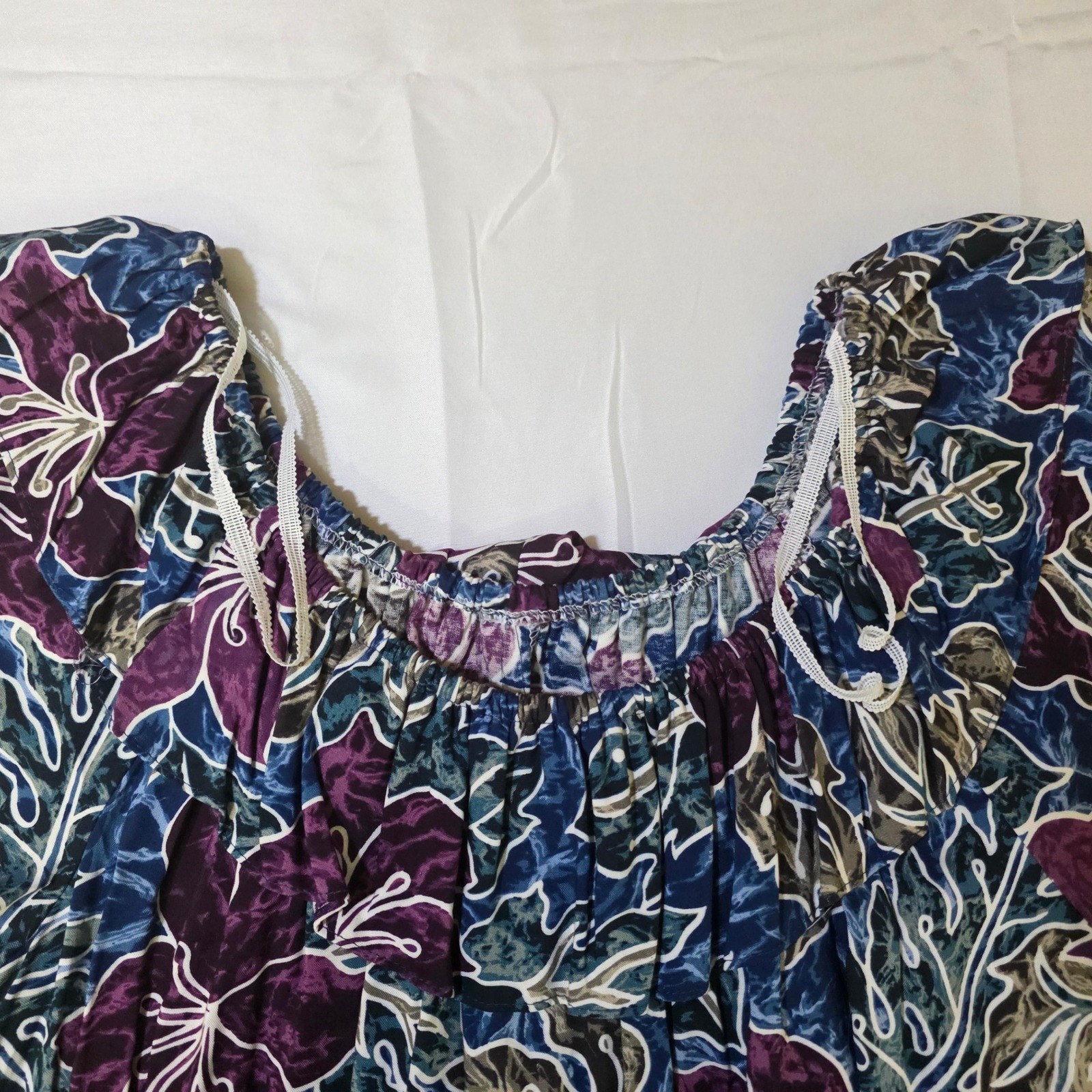 VTG Hilo Hattie Maxi Dress Large Hawaiian Floral Ruffled Tropical Muumuu Luau