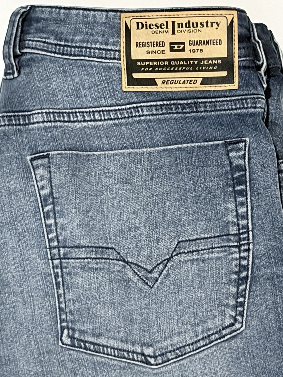 NWT Diesel Zatiny-X Slim Bootcut Jeans Men 33×32 Blue Wash Denim Pants MSRP $250