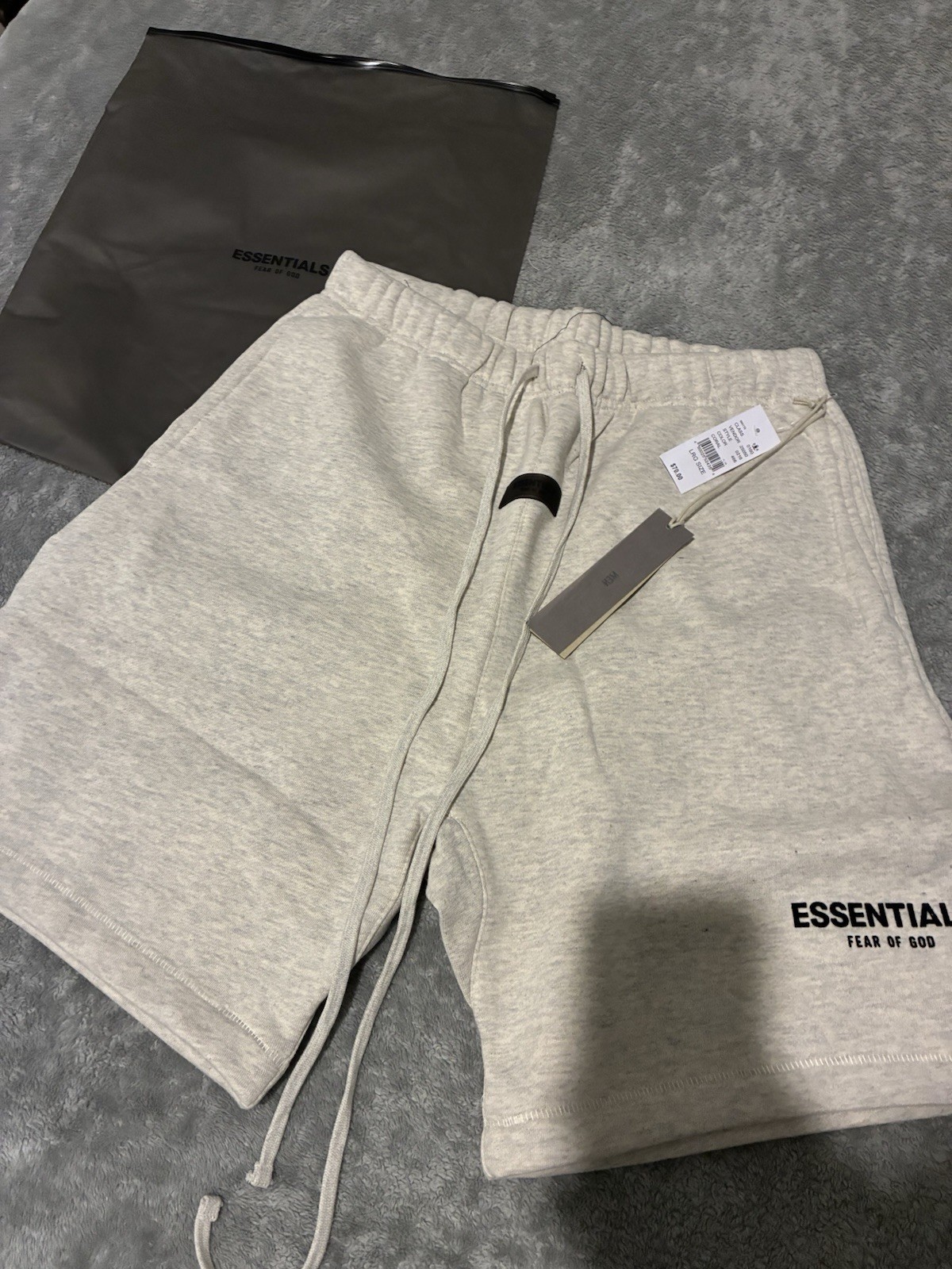 Essentials Fear of God Men’s Gray Solid Sweat Shorts L Drawstring Pockets Logo
