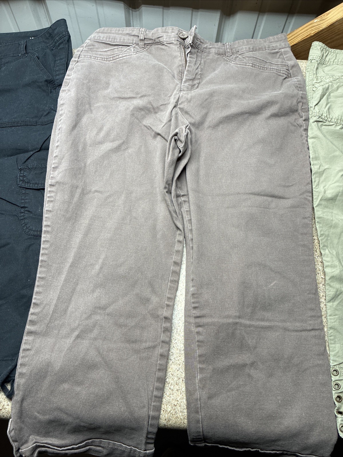 Lot 3 Capris Pants Gloria Vanderbilt 12 St John’s Bay 12p Relativity 12 Petite