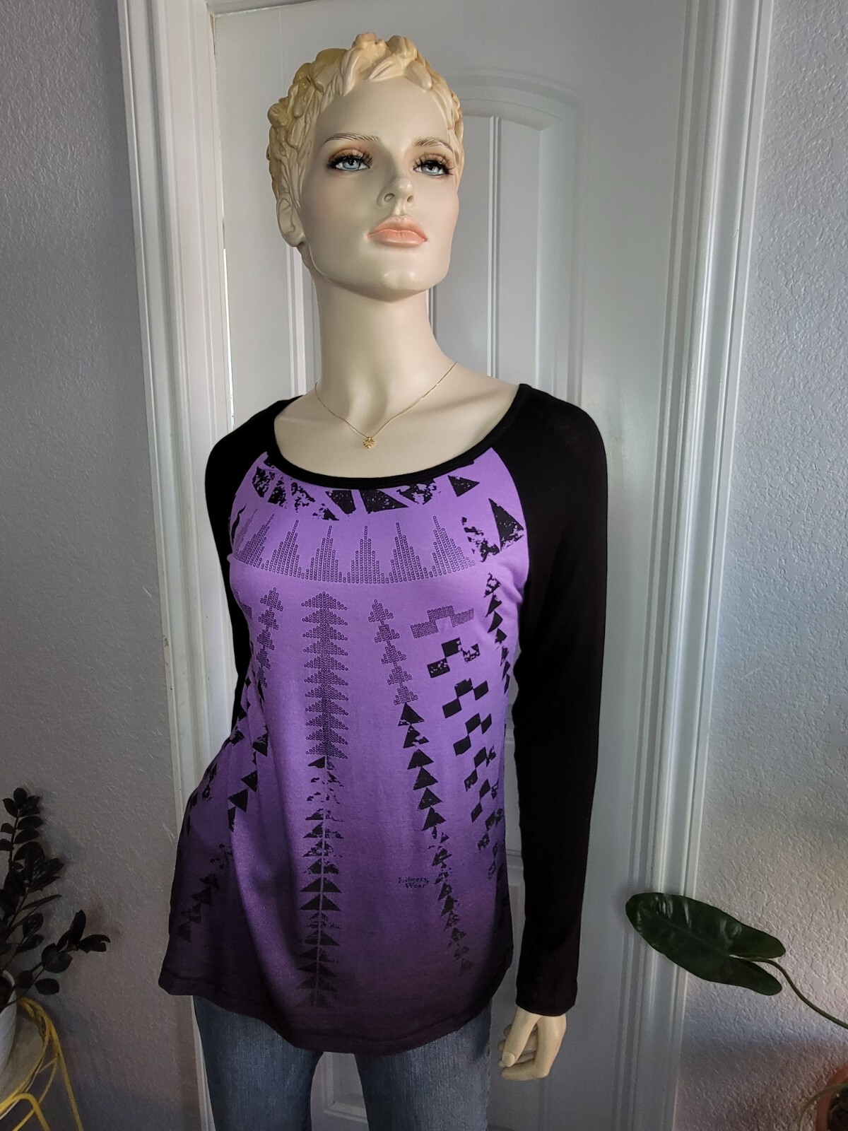 NWT Liberty Wear Arrowhead Purple Ombre Long Sleeve Raglan Tunic Top Sz M Aztec