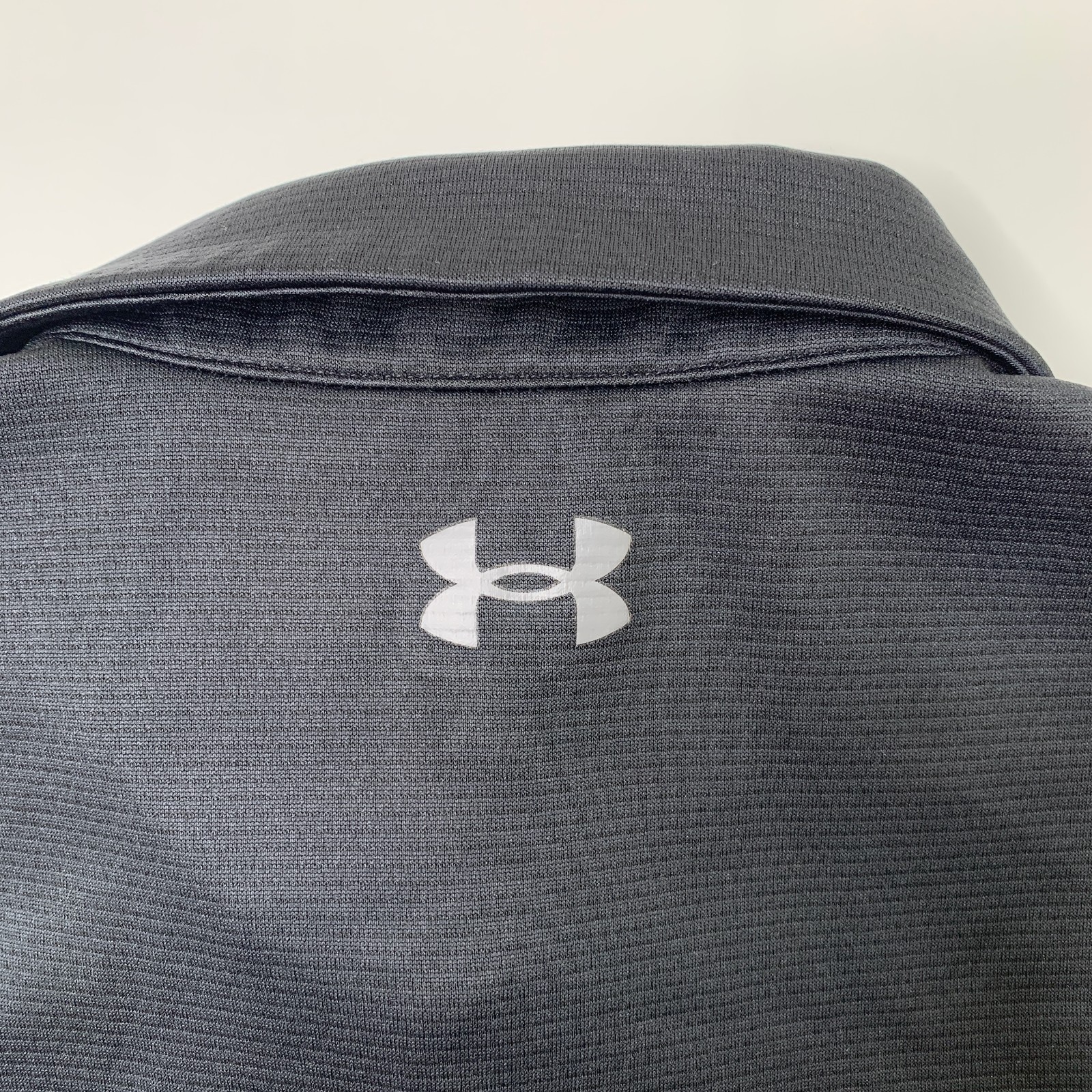 Under Armour Shirt Mens XL Extra Large Black Loose 3-Button Placket Golf Polo