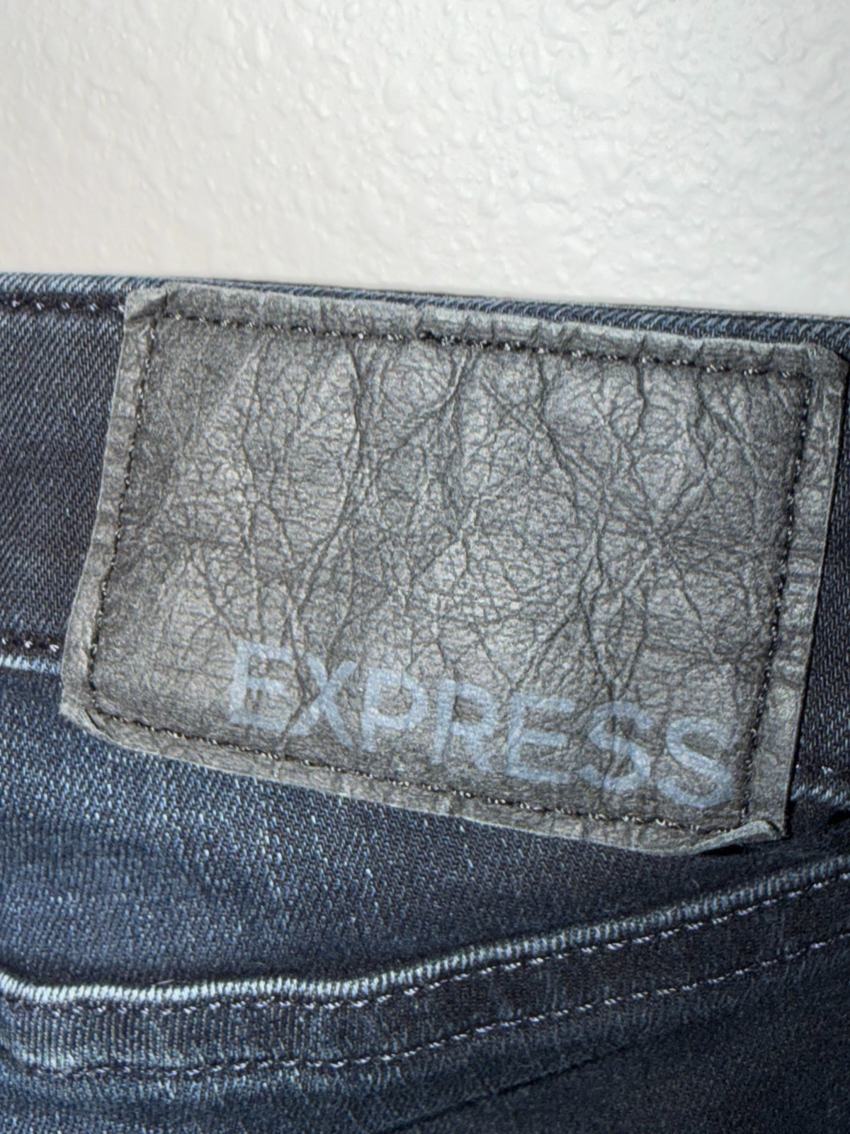 Express Jeans Mens 33×30 Black Denim Cotton Straight Leg Slim-Fit Hyper Stretch