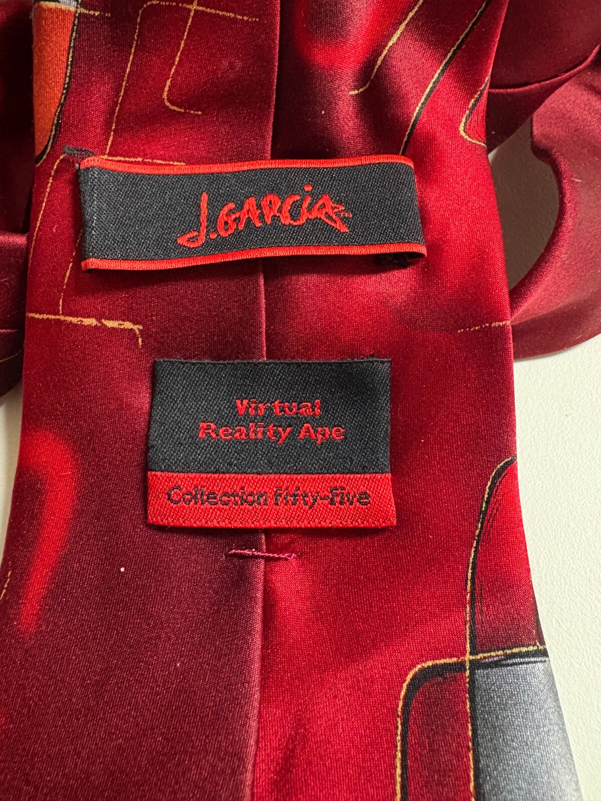 J. Garcia Tie Collection 55 Virtual Reality Ape Red 3.5 inches x 61 Pre-Owned